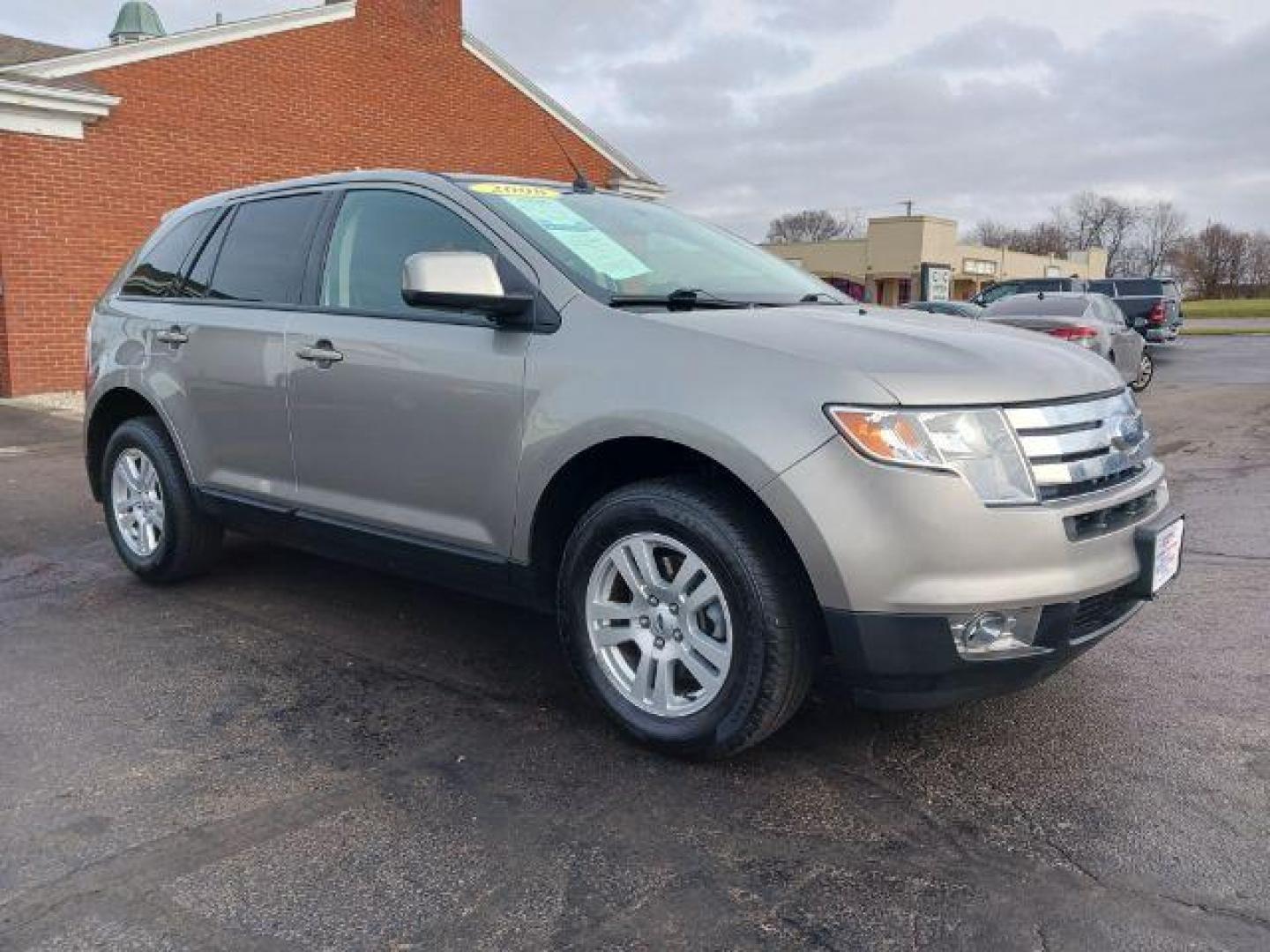 2008 Vapor Silver Metallic Ford Edge SEL AWD (2FMDK48CX8B) with an 3.5L V6 DOHC 24V engine, 6-Speed Automatic transmission, located at 401 Woodman Dr, Riverside, OH, 45431, (937) 908-9800, 39.763779, -84.122063 - Photo#0