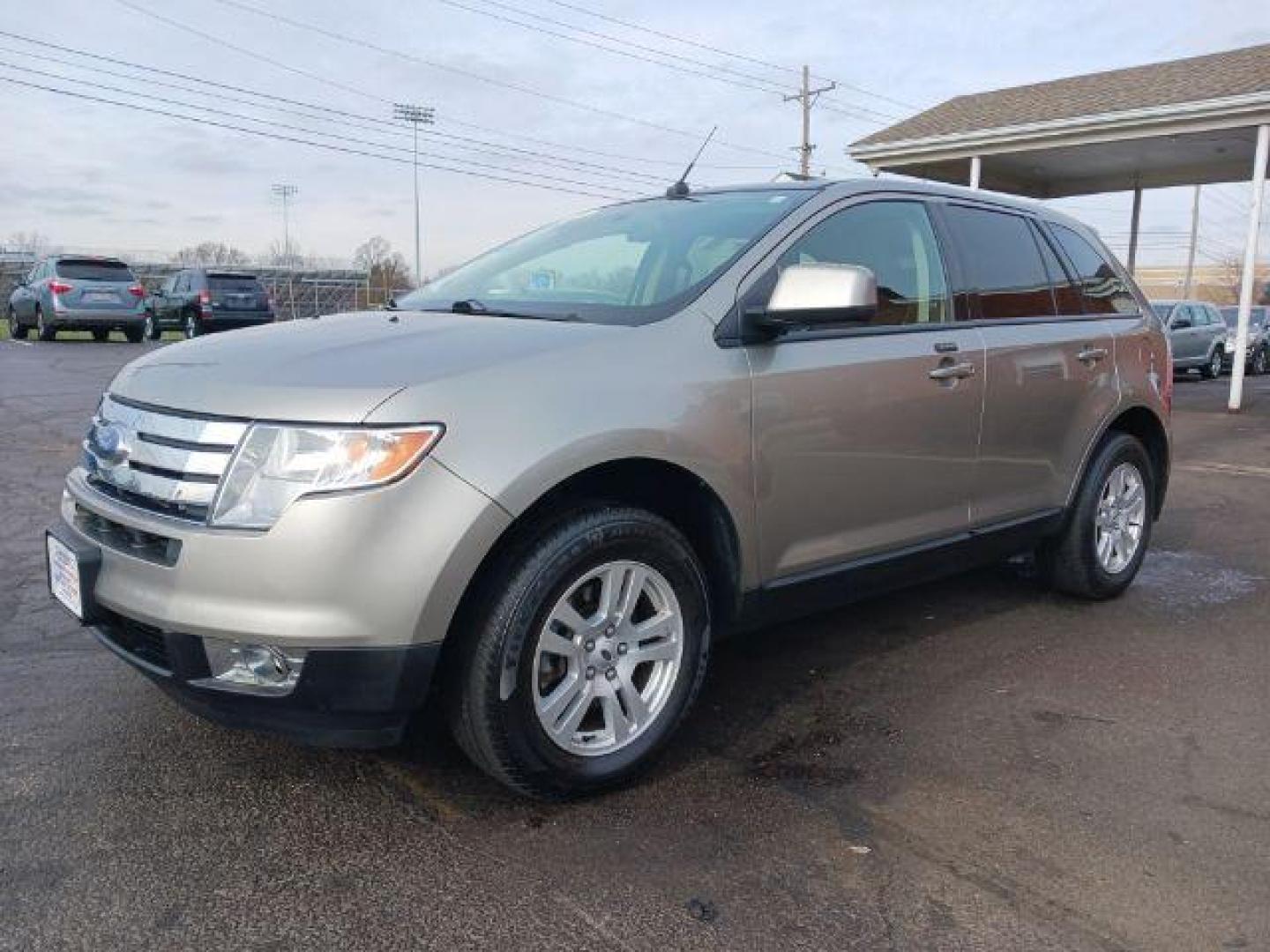 2008 Vapor Silver Metallic Ford Edge SEL AWD (2FMDK48CX8B) with an 3.5L V6 DOHC 24V engine, 6-Speed Automatic transmission, located at 401 Woodman Dr, Riverside, OH, 45431, (937) 908-9800, 39.763779, -84.122063 - Photo#2