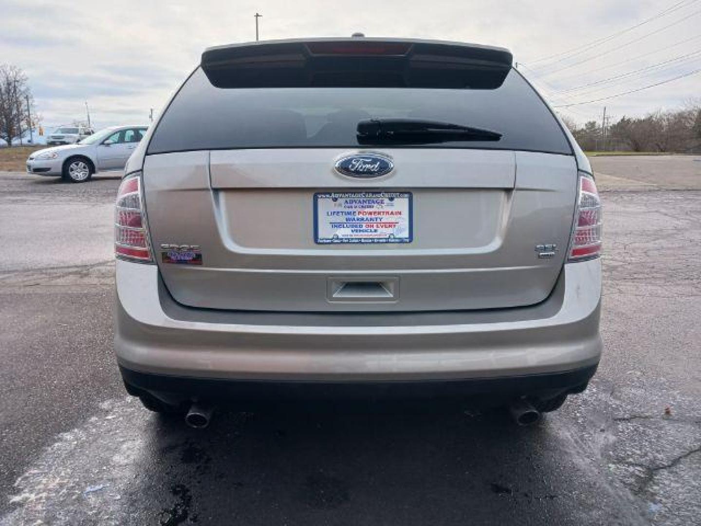 2008 Vapor Silver Metallic Ford Edge SEL AWD (2FMDK48CX8B) with an 3.5L V6 DOHC 24V engine, 6-Speed Automatic transmission, located at 401 Woodman Dr, Riverside, OH, 45431, (937) 908-9800, 39.763779, -84.122063 - Photo#5