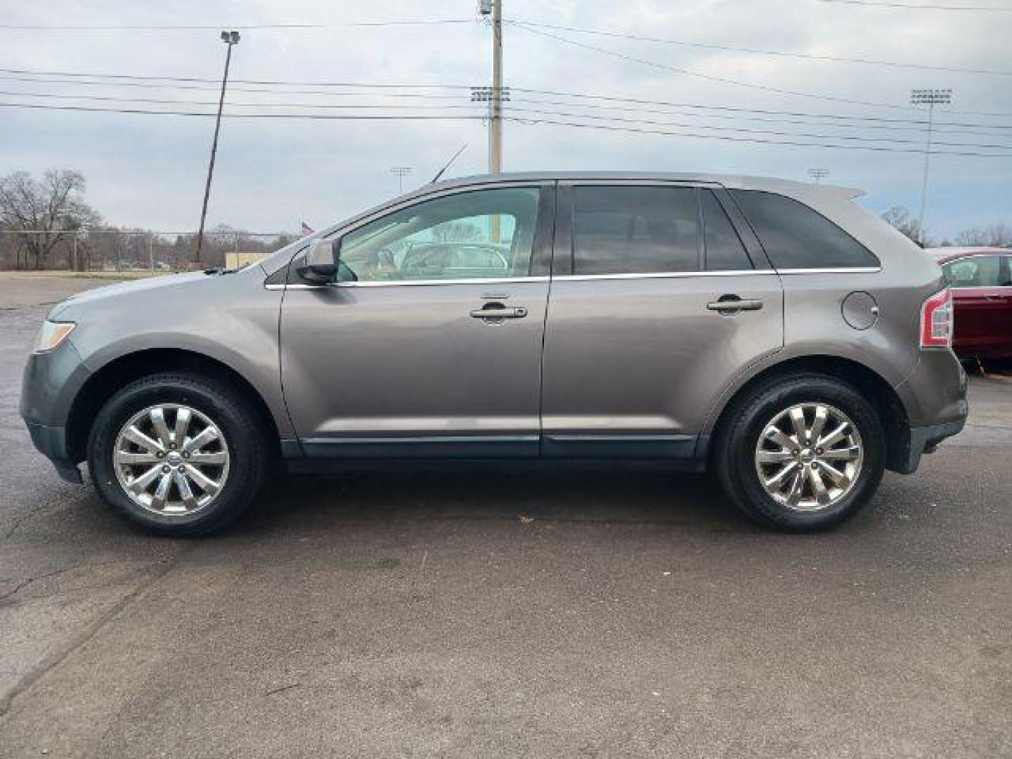 2009 Sterling Grey Metallic Ford Edge Limited FWD (2FMDK39C79B) with an 3.5L V6 DOHC 24V engine, 6-Speed Automatic transmission, located at 880 E. National Road, Vandalia, OH, 45377, (937) 908-9800, 39.892189, -84.181015 - Photo#3