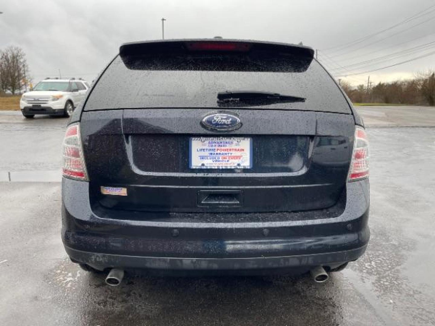 2009 Black Ford Edge SEL FWD (2FMDK38C29B) with an 3.5L V6 DOHC 24V engine, 6-Speed Automatic transmission, located at 1230 East Main St, Xenia, OH, 45385, (937) 908-9800, 39.687321, -83.910294 - Photo#4