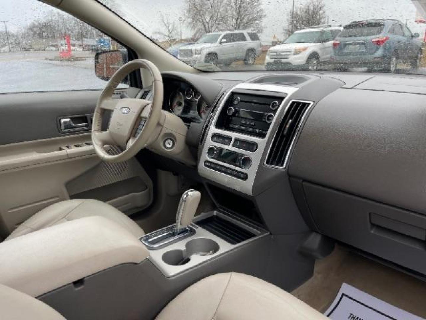 2009 Black Ford Edge SEL FWD (2FMDK38C29B) with an 3.5L V6 DOHC 24V engine, 6-Speed Automatic transmission, located at 1230 East Main St, Xenia, OH, 45385, (937) 908-9800, 39.687321, -83.910294 - Photo#8