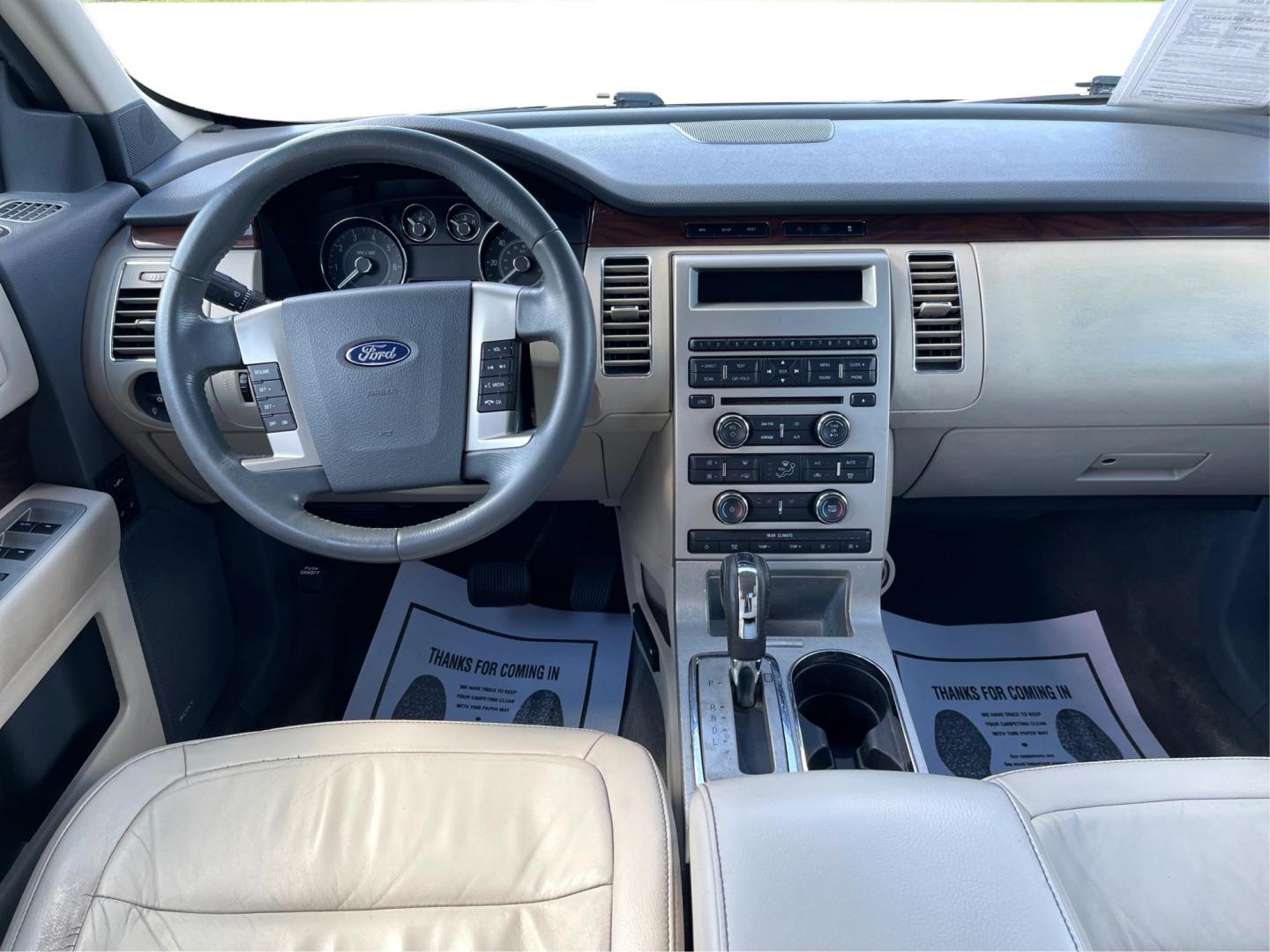 2009 Sterling Grey Metallic Ford Flex SEL FWD (2FMDK52C09B) with an 3.5L V6 DOHC 24V engine, 6-Speed Automatic transmission, located at 880 E. National Road, Vandalia, OH, 45377, (937) 908-9800, 39.892189, -84.181015 - Photo#19