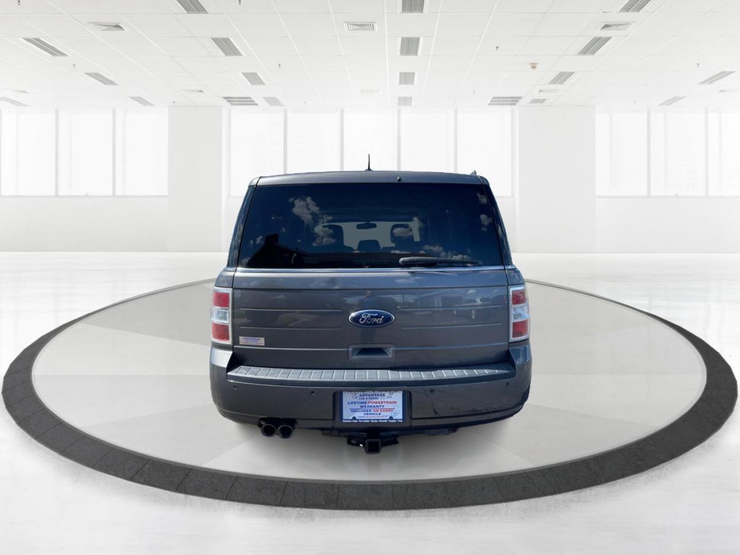 2009 Sterling Grey Metallic Ford Flex SEL FWD (2FMDK52C09B) with an 3.5L V6 DOHC 24V engine, 6-Speed Automatic transmission, located at 880 E. National Road, Vandalia, OH, 45377, (937) 908-9800, 39.892189, -84.181015 - Photo#3