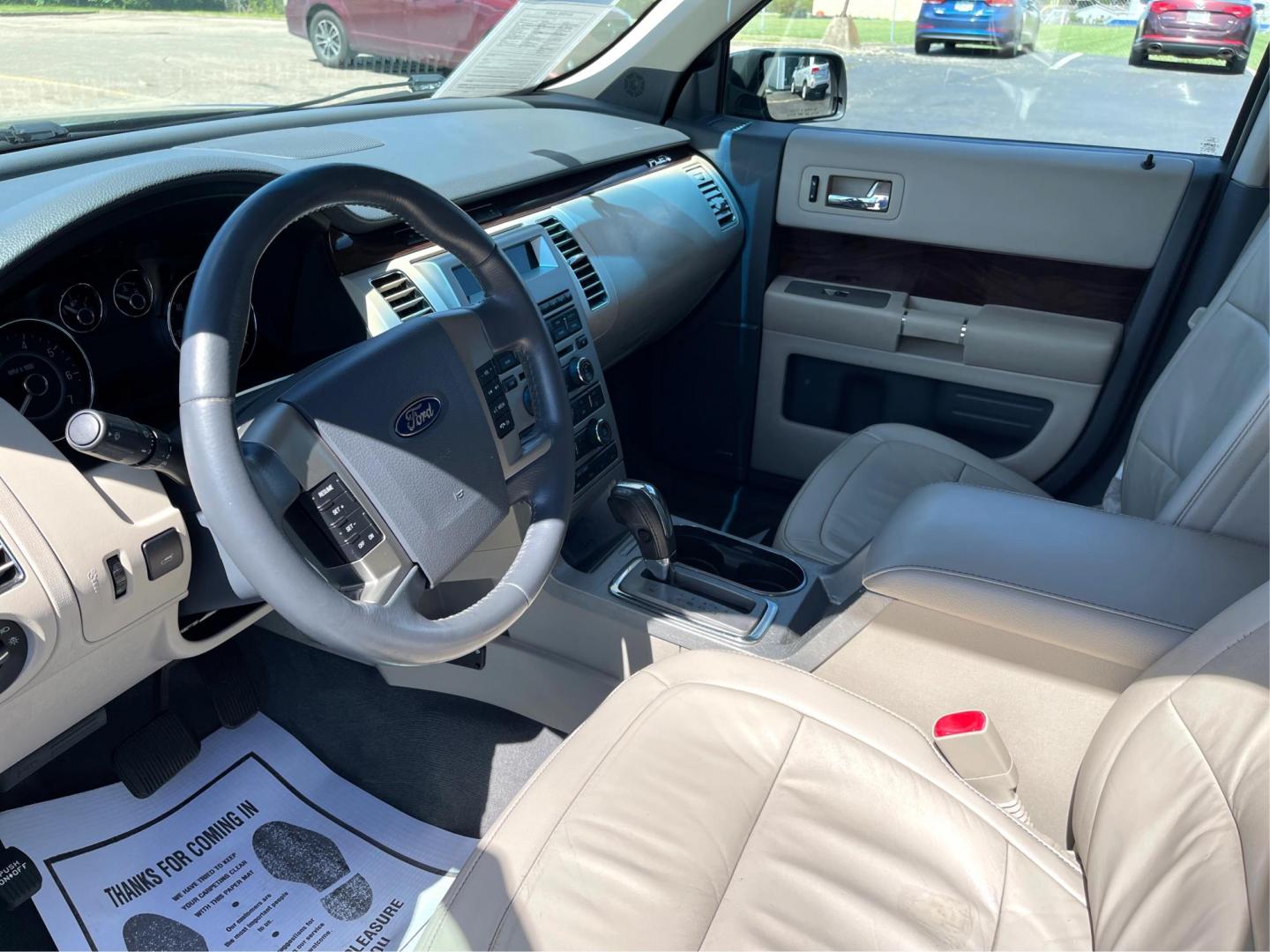 2009 Sterling Grey Metallic Ford Flex SEL FWD (2FMDK52C09B) with an 3.5L V6 DOHC 24V engine, 6-Speed Automatic transmission, located at 880 E. National Road, Vandalia, OH, 45377, (937) 908-9800, 39.892189, -84.181015 - Photo#8