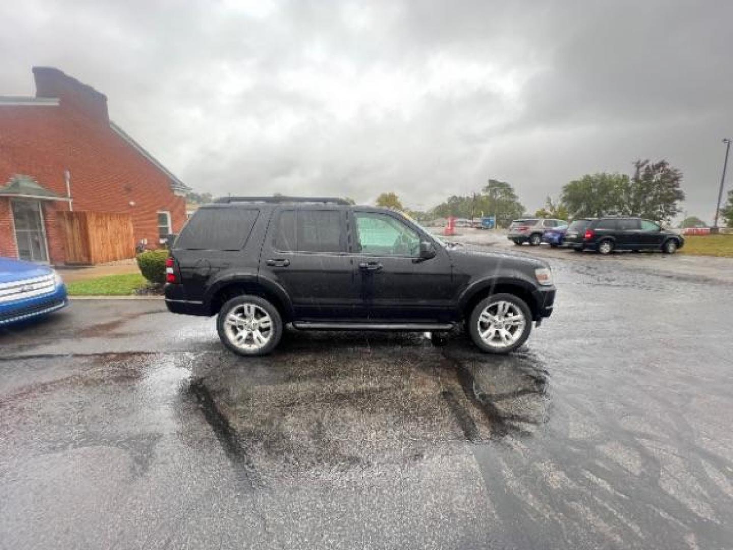 2010 Black Ford Explorer XLT 4.0L AWD (1FMEU8DE8AU) with an 4.0L V6 SOHC 16V engine, 5-Speed Automatic transmission, located at 401 Woodman Dr, Riverside, OH, 45431, (937) 908-9800, 39.763779, -84.122063 - Photo#5