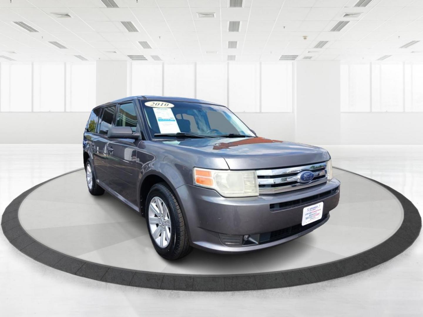 2010 Sterling Grey Metallic Ford Flex (2FMGK5BC0AB) with an 3.5L V6 DOHC 24V engine, 6-Speed Automatic Overdrive transmission, located at 1230 East Main St, Xenia, OH, 45385, (937) 908-9800, 39.687321, -83.910294 - Photo#0