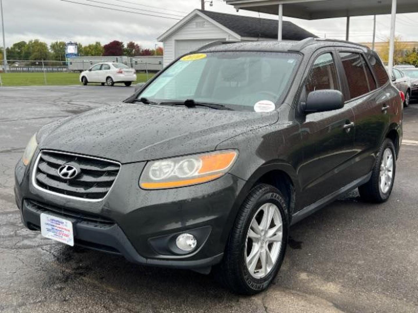 2010 Harbor Gray Metallic Hyundai Santa Fe SE 3.5 FWD (5NMSH4AGXAH) with an 3.5L V6 DOHC 24V engine, 6-Speed Automatic transmission, located at 401 Woodman Dr, Riverside, OH, 45431, (937) 908-9800, 39.763779, -84.122063 - Photo#2