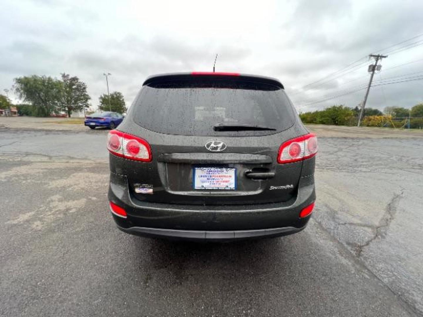 2010 Harbor Gray Metallic Hyundai Santa Fe SE 3.5 FWD (5NMSH4AGXAH) with an 3.5L V6 DOHC 24V engine, 6-Speed Automatic transmission, located at 401 Woodman Dr, Riverside, OH, 45431, (937) 908-9800, 39.763779, -84.122063 - Photo#4