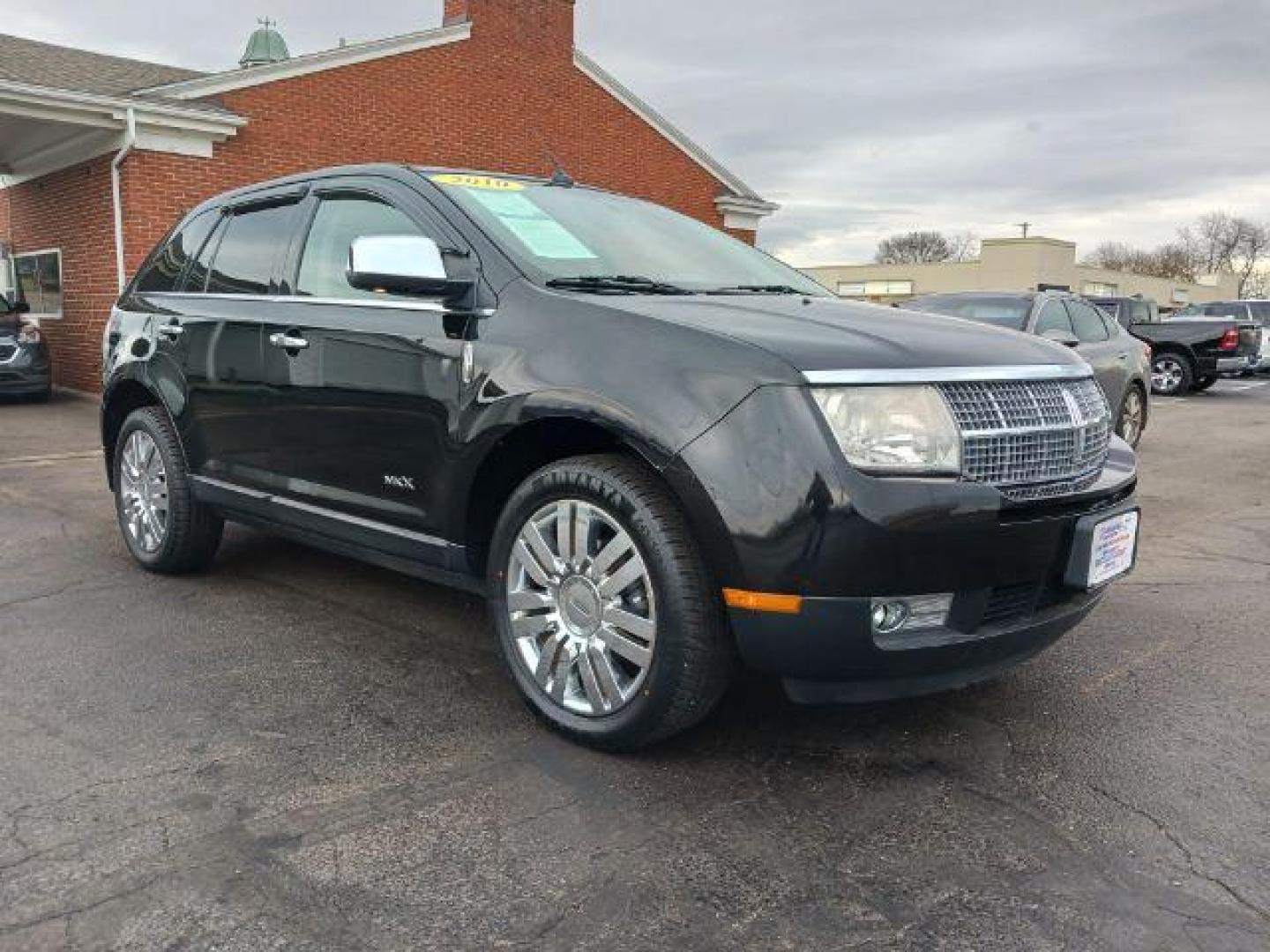 2010 Tuxedo Black Metallic Lincoln MKX AWD (2LMDJ8JC6AB) with an 3.5L V6 DOHC 24V engine, 6-Speed Automatic transmission, located at 4508 South Dixie Dr, Moraine, OH, 45439, (937) 908-9800, 39.690136, -84.216438 - Photo#0