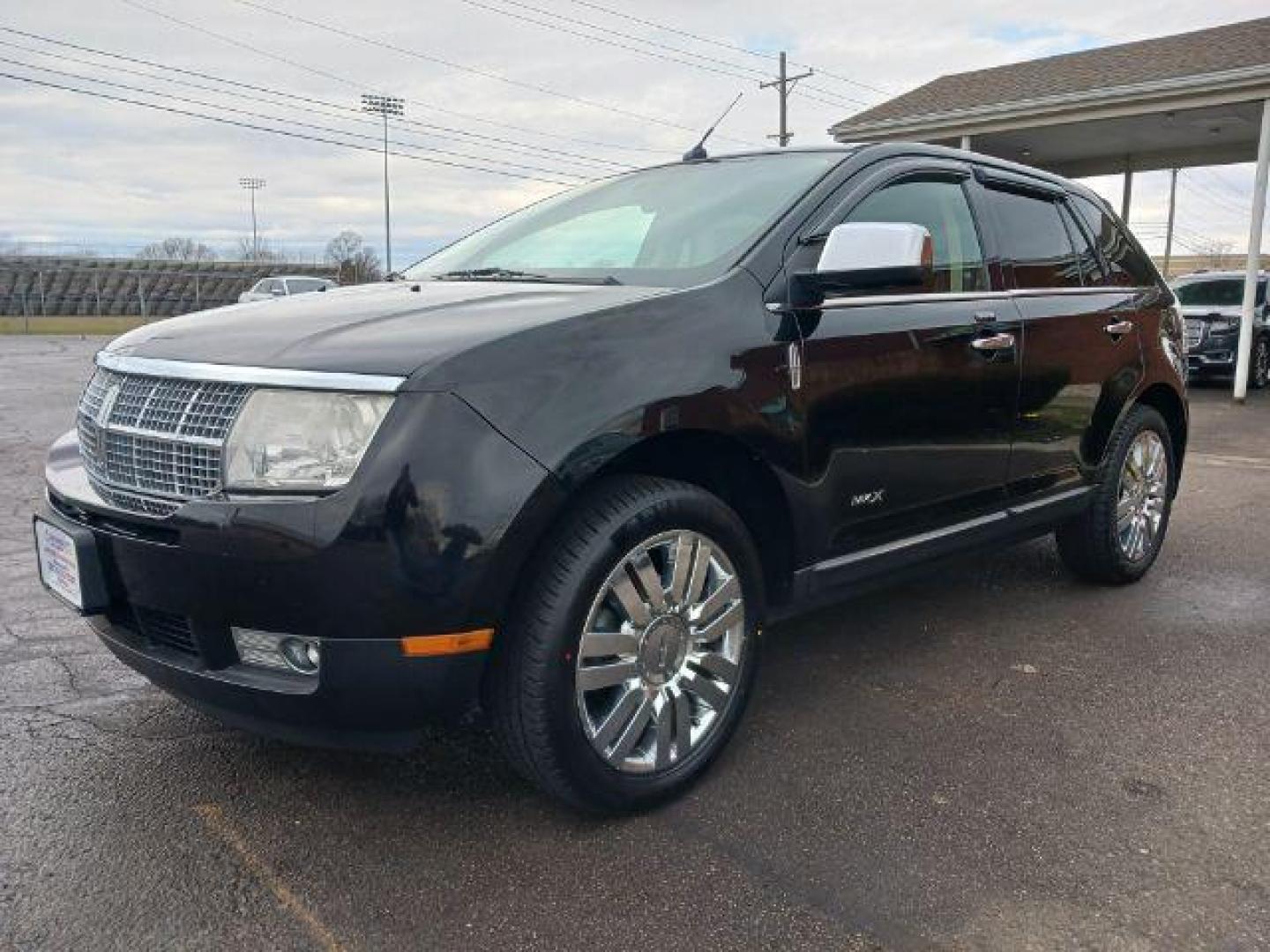 2010 Tuxedo Black Metallic Lincoln MKX AWD (2LMDJ8JC6AB) with an 3.5L V6 DOHC 24V engine, 6-Speed Automatic transmission, located at 4508 South Dixie Dr, Moraine, OH, 45439, (937) 908-9800, 39.690136, -84.216438 - Photo#2