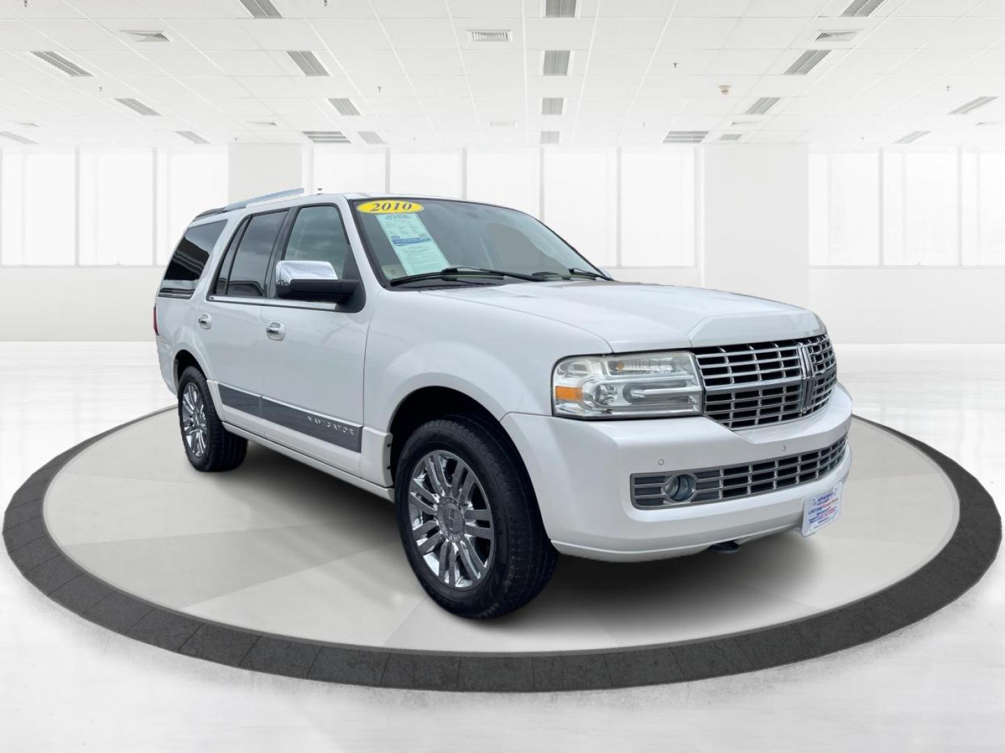 2010 White Platinum Metallic Tri Coat Lincoln Navigator 4WD (5LMJJ2J52AE) with an 5.4L V8 SOHC 24V engine, 6-Speed Automatic transmission, located at 401 Woodman Dr, Riverside, OH, 45431, (937) 908-9800, 39.763779, -84.122063 - Photo#0