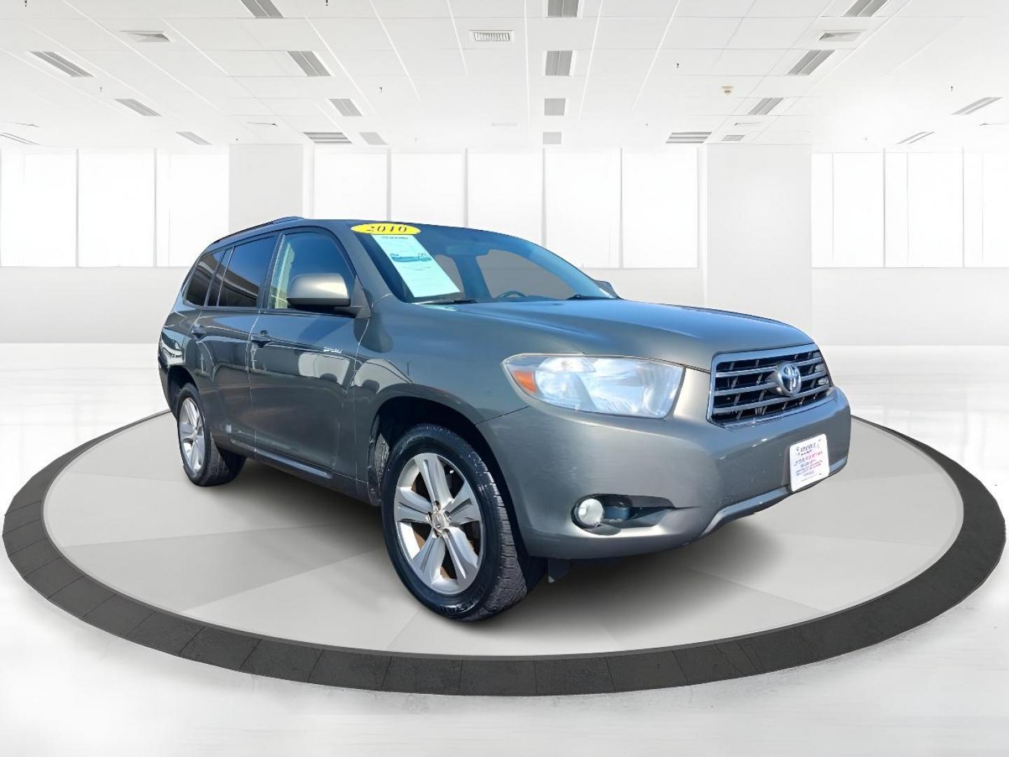 2010 Cypress Pearl Toyota Highlander Sport 2WD (5TDXK3EH1AS) with an 3.5L V6 DOHC 24V engine, 5-Speed Automatic transmission, located at 1099 N County Rd 25A, OH, 45373, (937) 908-9800, 40.057079, -84.212883 - Photo#0