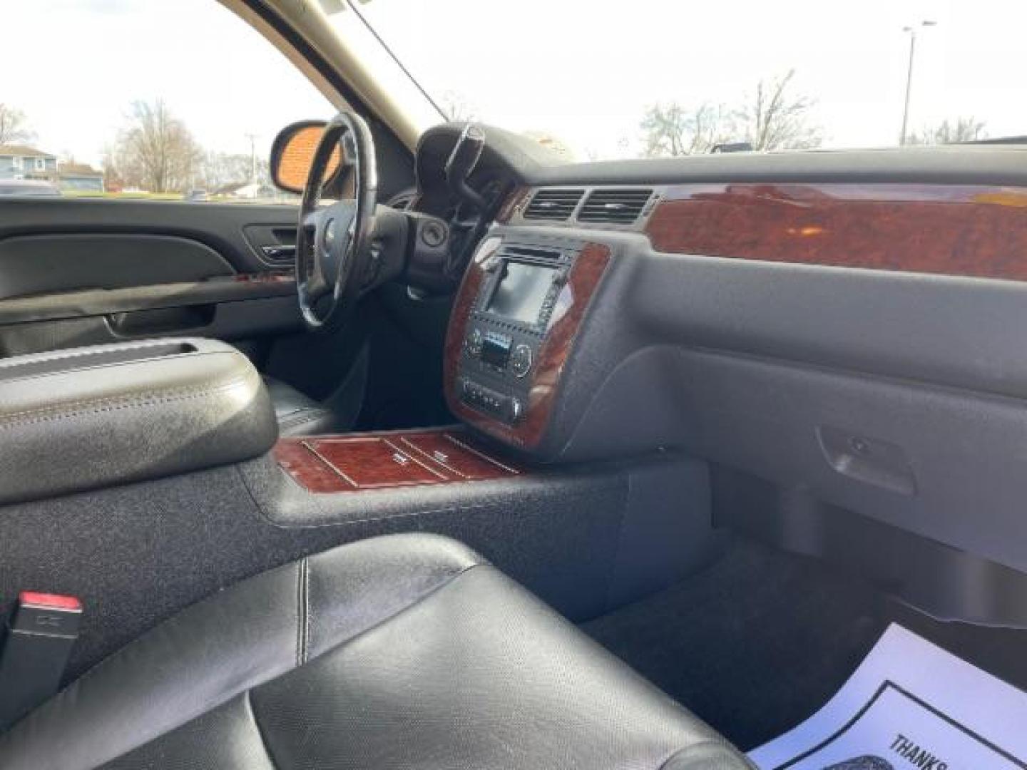 2011 Black Chevrolet Avalanche LTZ 4WD (3GNTKGE30BG) with an 5.3L V8 OHV 16V FFV engine, 4-Speed Automatic transmission, located at 401 Woodman Dr, Riverside, OH, 45431, (937) 908-9800, 39.763779, -84.122063 - Photo#8