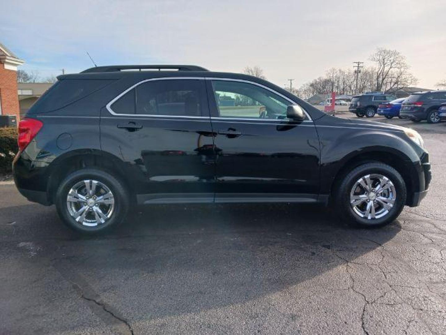 2011 Black Chevrolet Equinox 1LT 2WD (2GNALDEC5B1) with an 2.4L L4 DOHC 16V engine, 6-Speed Automatic transmission, located at 4508 South Dixie Dr, Moraine, OH, 45439, (937) 908-9800, 39.690136, -84.216438 - Photo#4