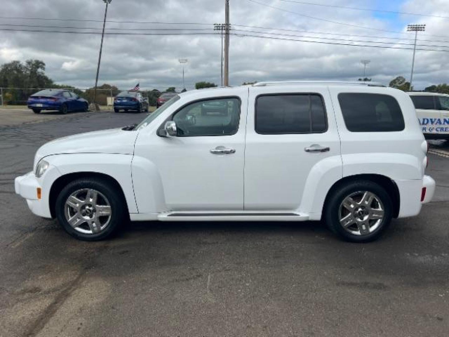 2011 Arctic Ice Chevrolet HHR 1LT (3GNBABFW7BS) with an 2.2L L4 DOHC 16V FFV engine, 4-Speed Automatic transmission, located at 4508 South Dixie Dr, Moraine, OH, 45439, (937) 908-9800, 39.690136, -84.216438 - Photo#3