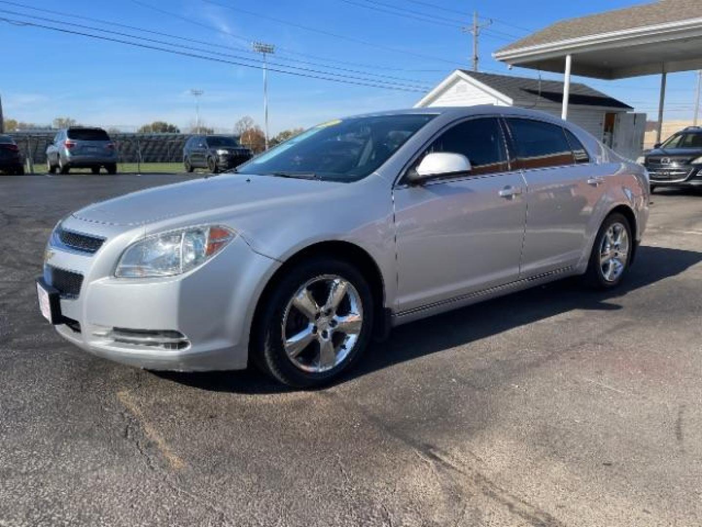 2011 Silver Ice Metallic Chevrolet Malibu 2LT (1G1ZD5E1XBF) with an 2.4L L4 DOHC 16V engine, 6-Speed Automatic transmission, located at 880 E. National Road, Vandalia, OH, 45377, (937) 908-9800, 39.892189, -84.181015 - Photo#2