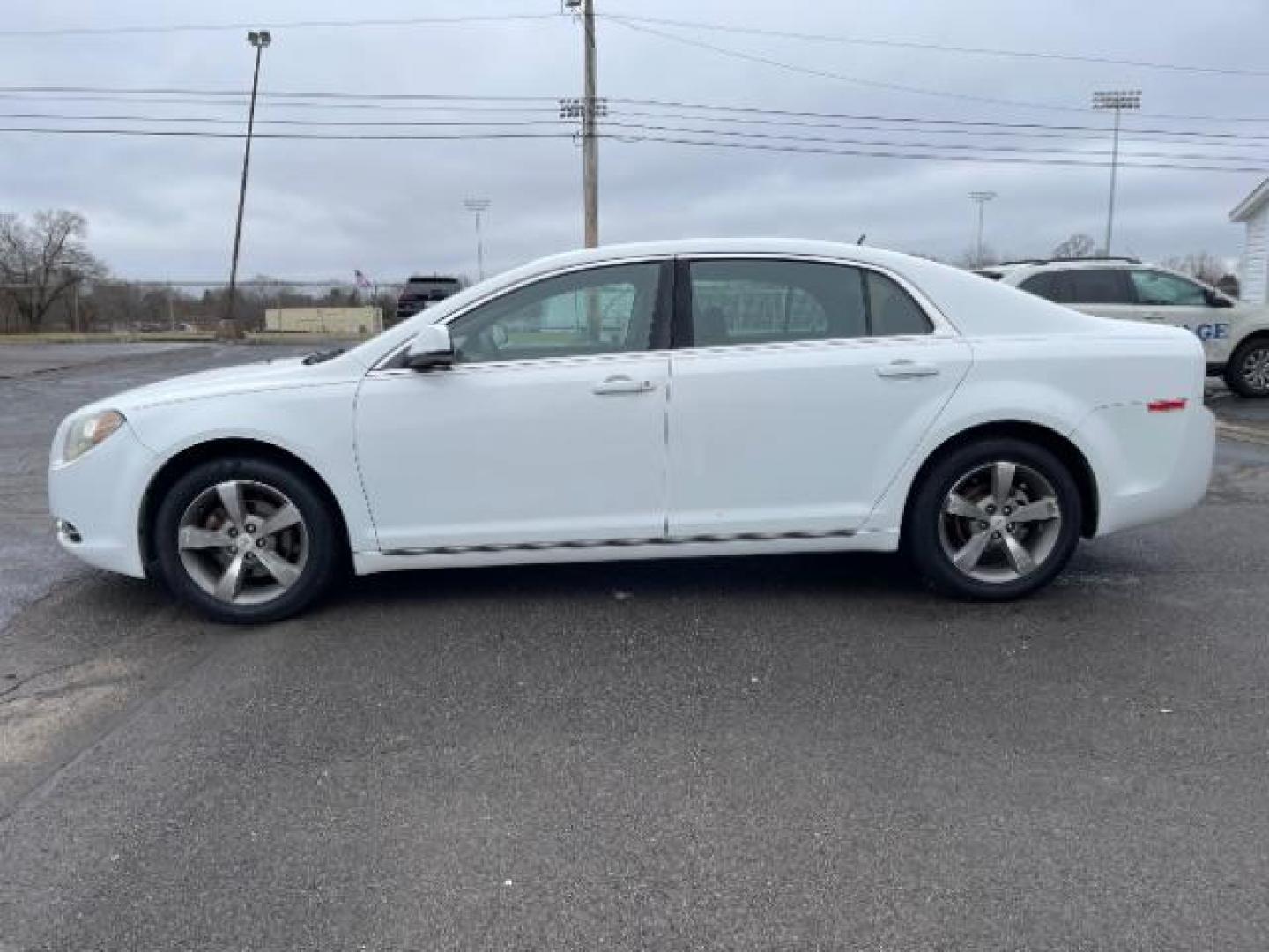 2011 Summit White Chevrolet Malibu 1LT (1G1ZC5E14BF) with an 2.4L L4 DOHC 16V engine, 6-Speed Automatic transmission, located at 4508 South Dixie Dr, Moraine, OH, 45439, (937) 908-9800, 39.690136, -84.216438 - Photo#2