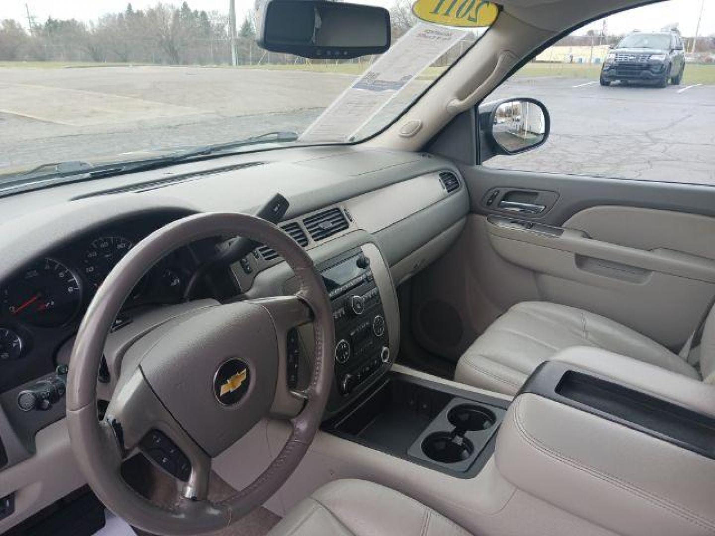 2011 Black Granite Metallic Chevrolet Tahoe LT 4WD (1GNSKBE06BR) with an 5.3L V8 OHV 16V FFV engine, 6-Speed Automatic transmission, located at 1951 S Dayton Lakeview Rd., New Carlisle, OH, 45344, (937) 908-9800, 39.890999, -84.050255 - Photo#6