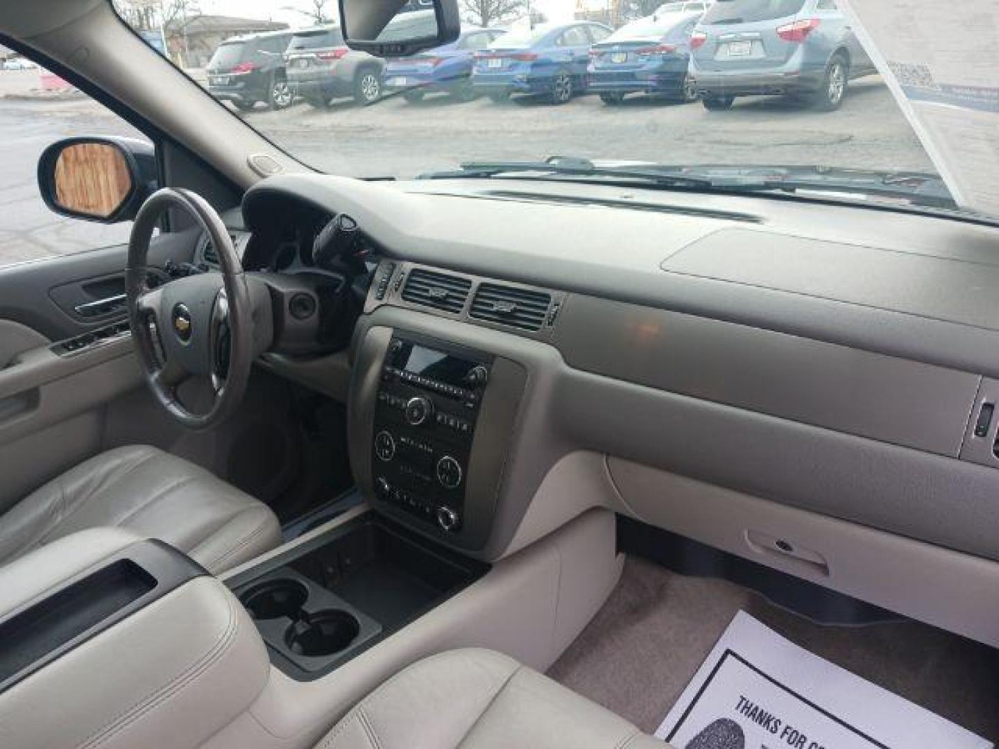 2011 Black Granite Metallic Chevrolet Tahoe LT 4WD (1GNSKBE06BR) with an 5.3L V8 OHV 16V FFV engine, 6-Speed Automatic transmission, located at 1951 S Dayton Lakeview Rd., New Carlisle, OH, 45344, (937) 908-9800, 39.890999, -84.050255 - Photo#8