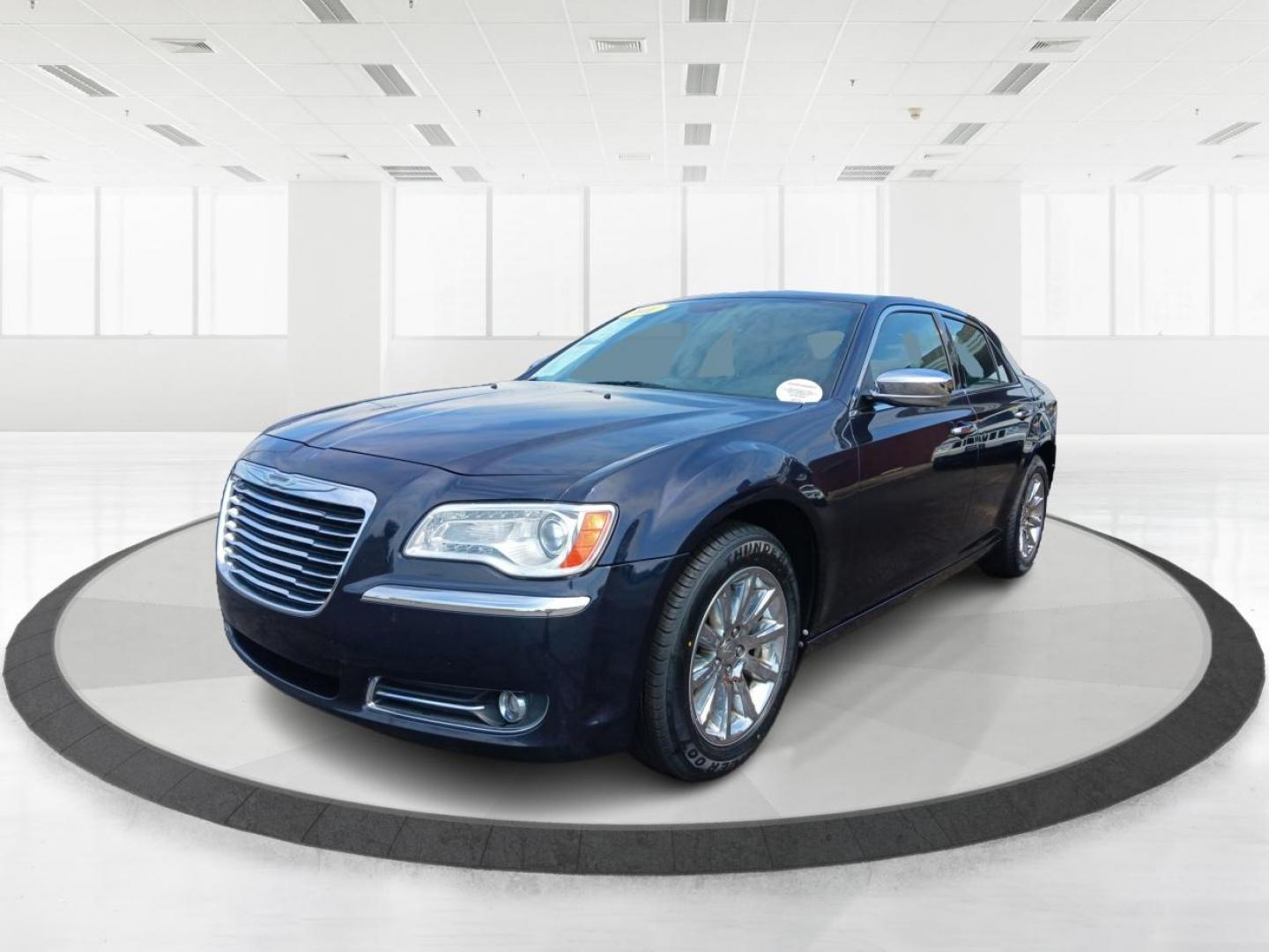 2011 Blackberry Pearl Chrysler 300 Limited RWD (2C3CA5CG2BH) with an 3.6L V6 SOHC 24V engine, 5-Speed Automatic transmission, located at 880 E. National Road, Vandalia, OH, 45377, (937) 908-9800, 39.892189, -84.181015 - Photo#7