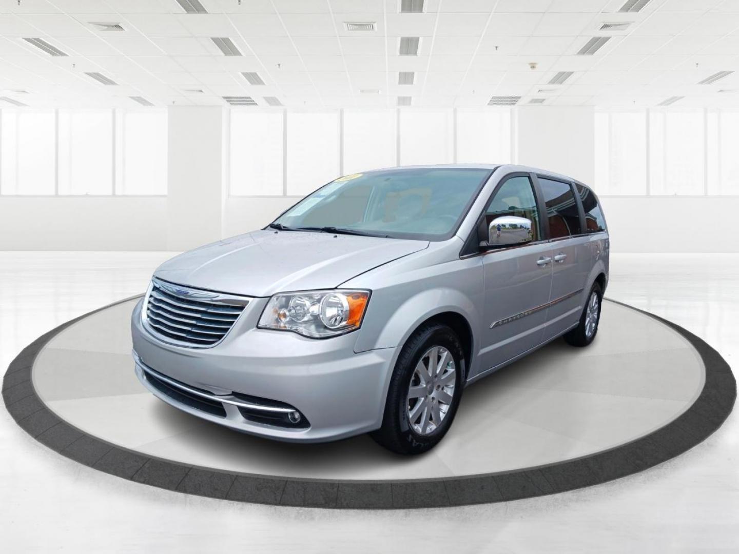 2011 Bright Silver Metallic Chrysler Town and Country Touring-L (2A4RR8DG1BR) with an 3.6L V6 DOHC 24V engine, 6-Speed Automatic transmission, located at 1184 Kauffman Ave, Fairborn, OH, 45324, (937) 908-9800, 39.807365, -84.029114 - Photo#7