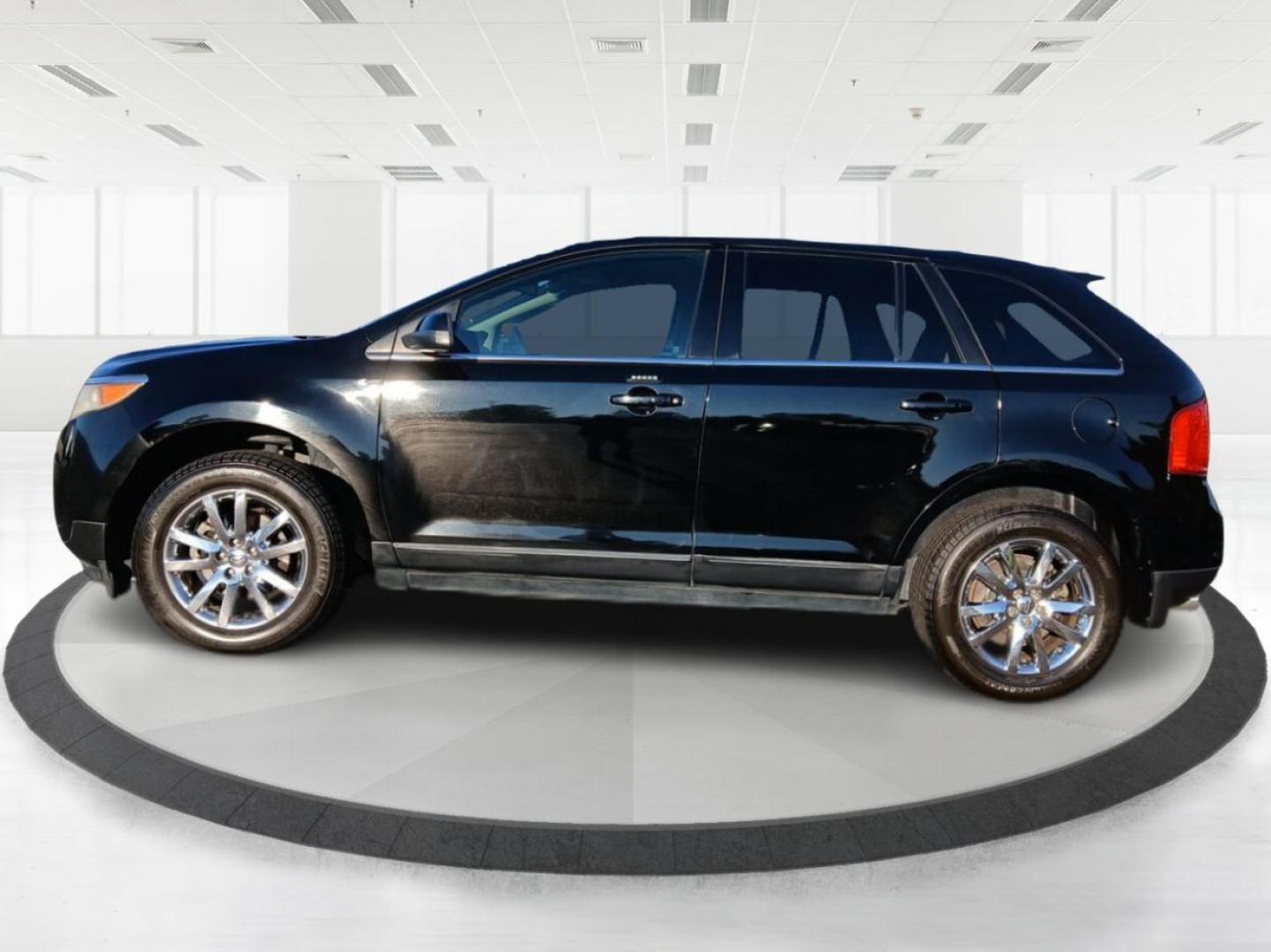 2011 Tuxedo Black Metallic Ford Edge Limited FWD (2FMDK3KC4BB) with an 3.5L V6 DOHC 24V engine, 6-Speed Automatic transmission, located at 401 Woodman Dr, Riverside, OH, 45431, (937) 908-9800, 39.763779, -84.122063 - Photo#5