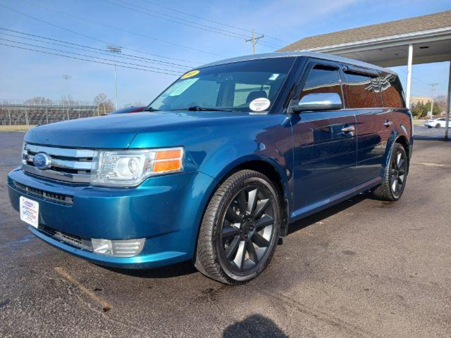 2011 Earth Metallic Ford Flex Limited AWD (2FMHK6DC9BB) with an 3.5L V6 DOHC 24V engine, 6-Speed Automatic Overdrive transmission, located at 1184 Kauffman Ave, Fairborn, OH, 45324, (937) 908-9800, 39.807365, -84.029114 - Photo#2