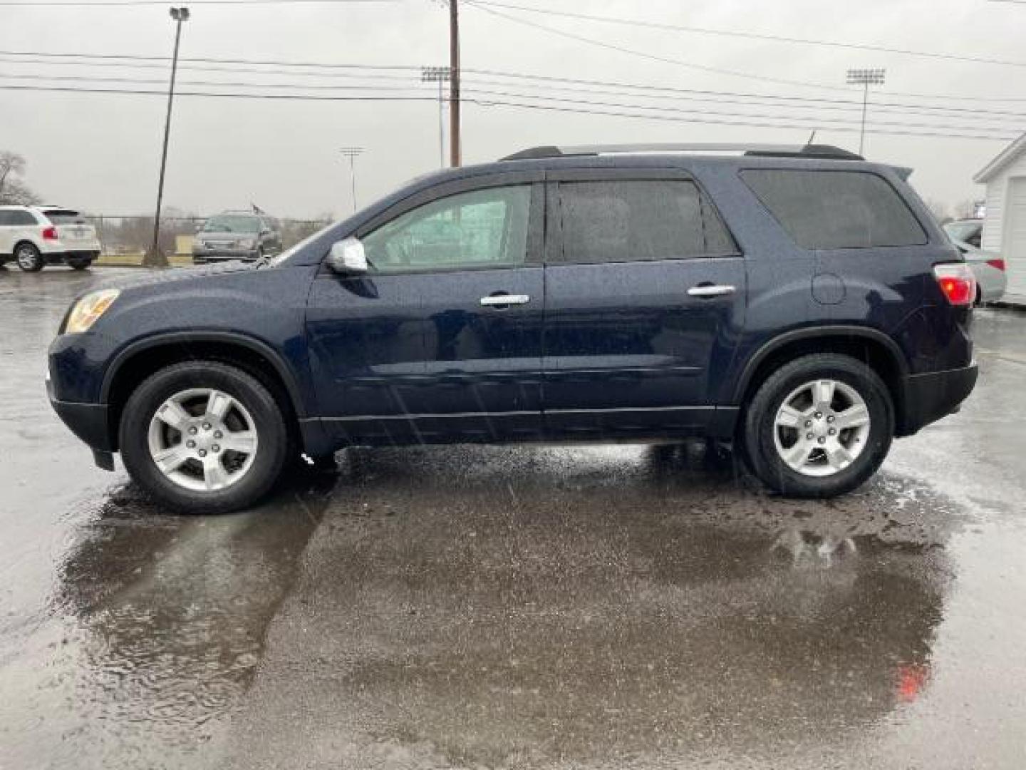 2011 Dark Blue Metallic GMC Acadia SLE-1 AWD (1GKKVNED3BJ) with an 3.6L V6 DOHC 24V engine, 6-Speed Automatic transmission, located at 4508 South Dixie Dr, Moraine, OH, 45439, (937) 908-9800, 39.690136, -84.216438 - Photo#5