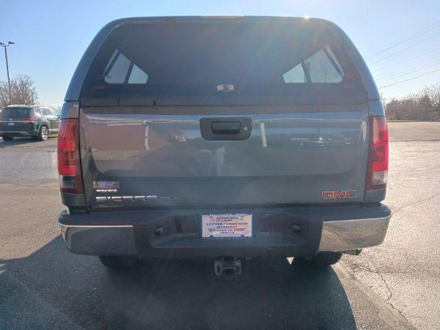 2011 Midnight Blue Metallic GMC Sierra 1500 SLE Ext. Cab 4WD (1GTR2VE32BZ) with an 5.3L V8 OHV 16V FFV engine, 6-Speed Automatic transmission, located at 1951 S Dayton Lakeview Rd., New Carlisle, OH, 45344, (937) 908-9800, 39.890999, -84.050255 - Photo#5