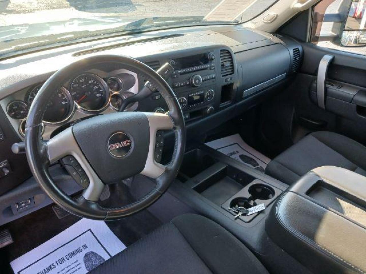 2011 Midnight Blue Metallic GMC Sierra 1500 SLE Ext. Cab 4WD (1GTR2VE32BZ) with an 5.3L V8 OHV 16V FFV engine, 6-Speed Automatic transmission, located at 1951 S Dayton Lakeview Rd., New Carlisle, OH, 45344, (937) 908-9800, 39.890999, -84.050255 - Photo#6