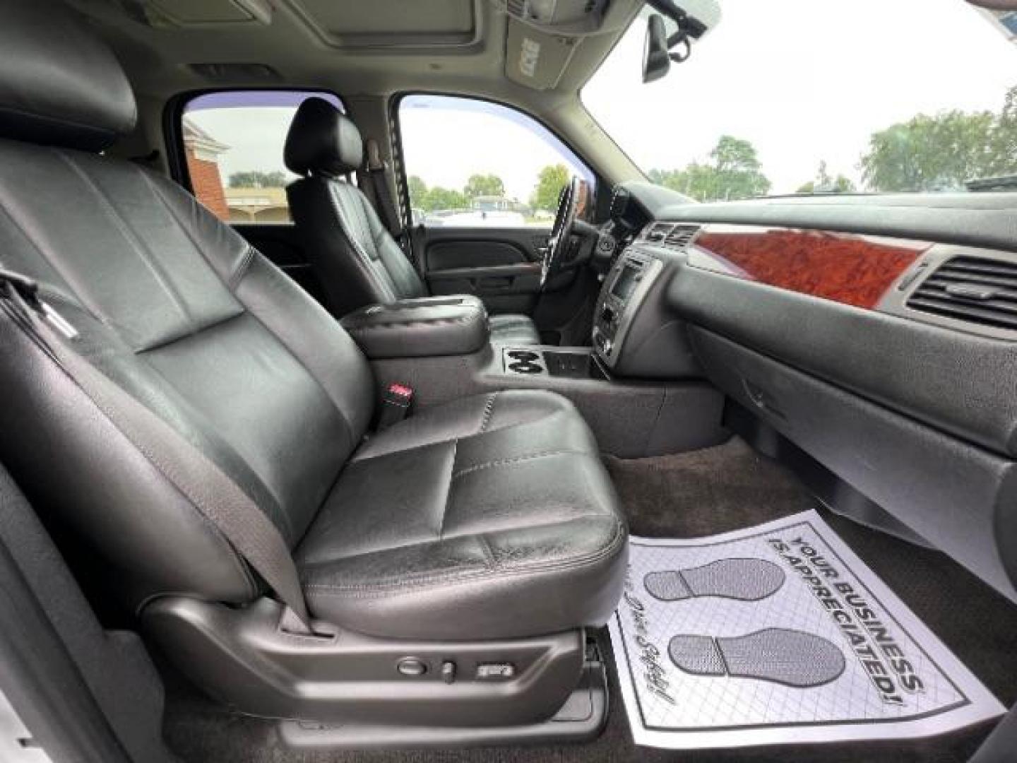 2011 Pure Silver Metallic GMC Yukon SLT1 4WD (1GKS2CE0XBR) with an 5.3L V8 OHV 16V FFV engine, 6-Speed Automatic transmission, located at 401 Woodman Dr, Riverside, OH, 45431, (937) 908-9800, 39.763779, -84.122063 - Third Row - Photo#10