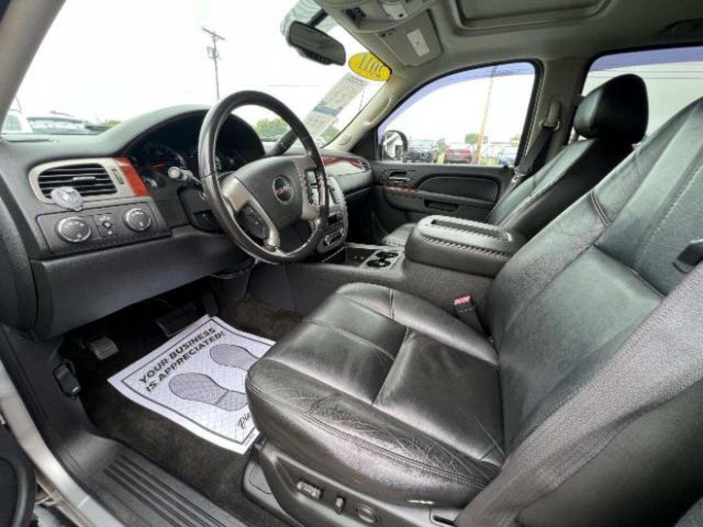 2011 Pure Silver Metallic GMC Yukon SLT1 4WD (1GKS2CE0XBR) with an 5.3L V8 OHV 16V FFV engine, 6-Speed Automatic transmission, located at 401 Woodman Dr, Riverside, OH, 45431, (937) 908-9800, 39.763779, -84.122063 - Third Row - Photo#6