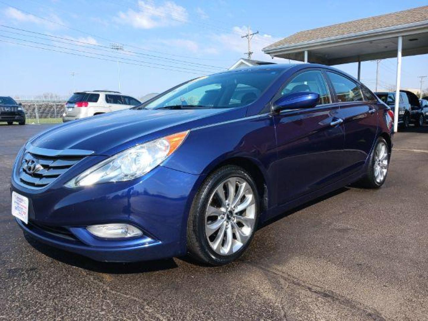 2011 Pacific Blue Pearl Hyundai Sonata SE Auto (5NPEC4AC6BH) with an 2.4L L4 DOHC 16V engine, 6-Speed Automatic transmission, located at 880 E. National Road, Vandalia, OH, 45377, (937) 908-9800, 39.892189, -84.181015 - Photo#2