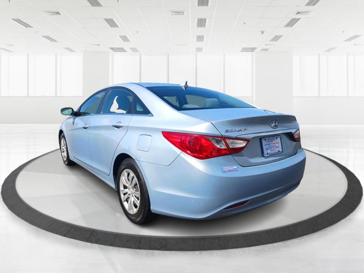 2011 Pacific Blue Pearl Hyundai Sonata GLS Auto (5NPEB4AC9BH) with an 2.4L L4 DOHC 16V engine, 6-Speed Automatic transmission, located at 880 E. National Road, Vandalia, OH, 45377, (937) 908-9800, 39.892189, -84.181015 - Photo#4