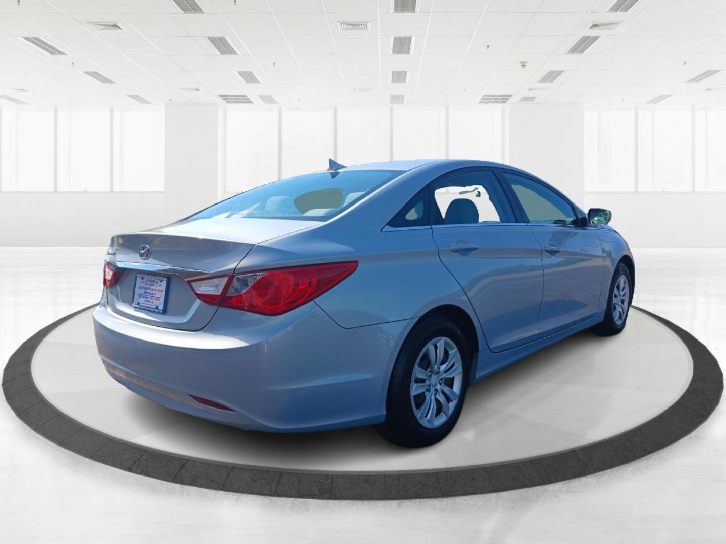 2011 Pacific Blue Pearl Hyundai Sonata GLS Auto (5NPEB4AC9BH) with an 2.4L L4 DOHC 16V engine, 6-Speed Automatic transmission, located at 880 E. National Road, Vandalia, OH, 45377, (937) 908-9800, 39.892189, -84.181015 - Photo#2