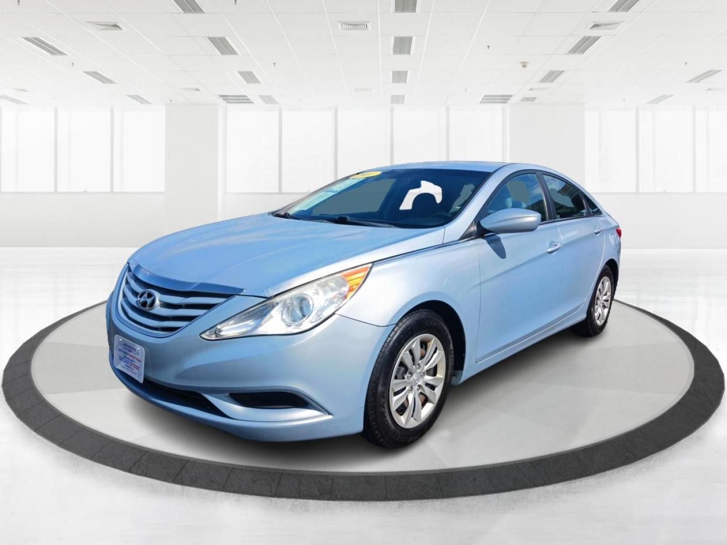 2011 Pacific Blue Pearl Hyundai Sonata GLS Auto (5NPEB4AC9BH) with an 2.4L L4 DOHC 16V engine, 6-Speed Automatic transmission, located at 880 E. National Road, Vandalia, OH, 45377, (937) 908-9800, 39.892189, -84.181015 - Photo#7