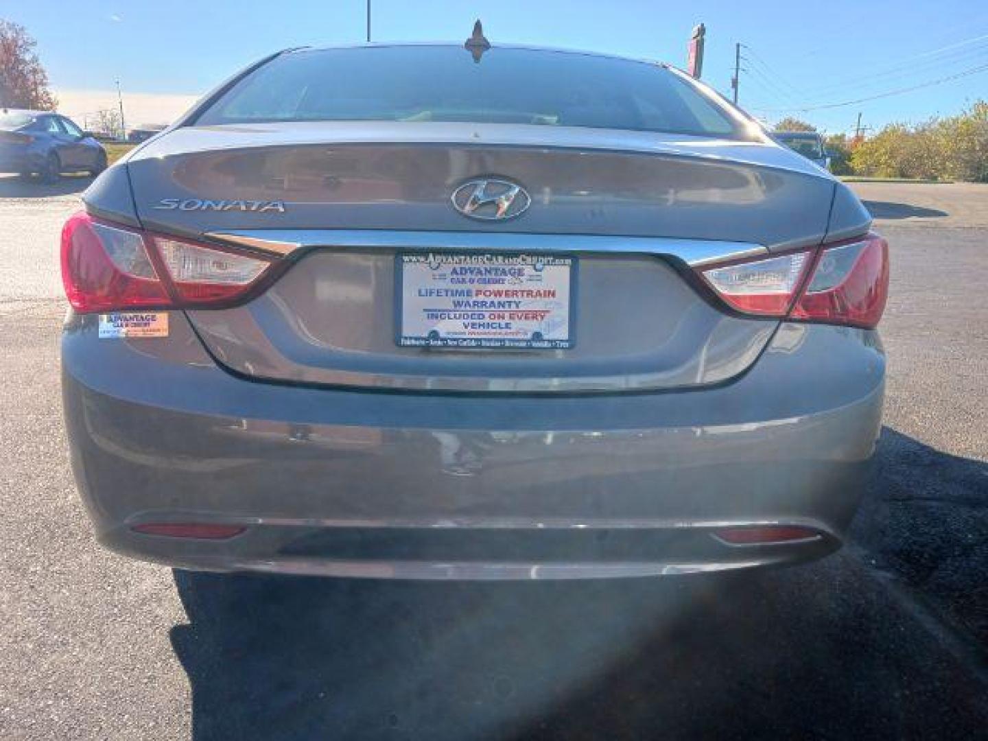 2011 Harbor Gray Metallic Hyundai Sonata GLS Auto (5NPEB4AC0BH) with an 2.4L L4 DOHC 16V engine, 6-Speed Automatic transmission, located at 1184 Kauffman Ave, Fairborn, OH, 45324, (937) 908-9800, 39.807365, -84.029114 - Photo#5