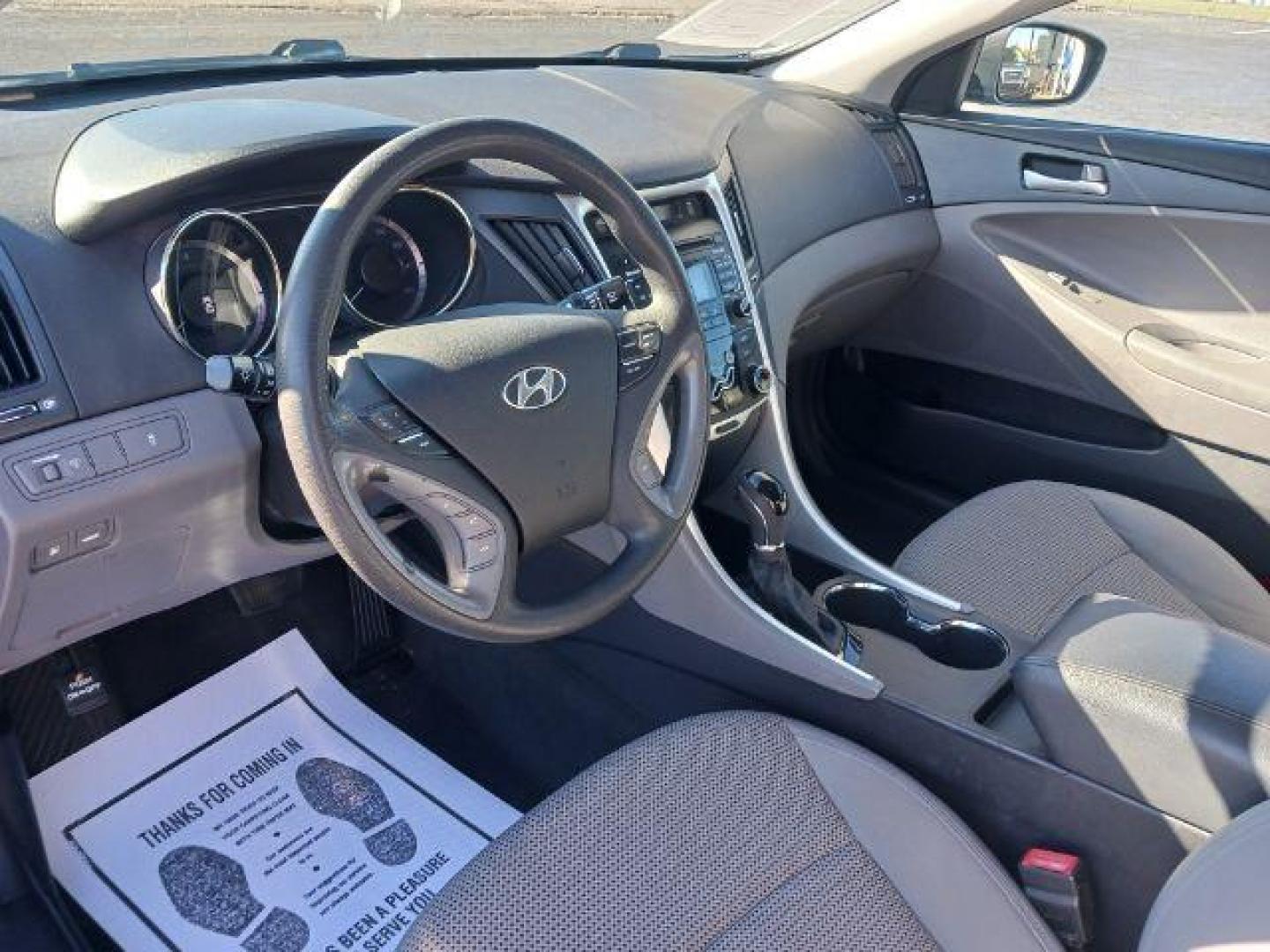 2011 Harbor Gray Metallic Hyundai Sonata GLS Auto (5NPEB4AC0BH) with an 2.4L L4 DOHC 16V engine, 6-Speed Automatic transmission, located at 1184 Kauffman Ave, Fairborn, OH, 45324, (937) 908-9800, 39.807365, -84.029114 - Photo#6