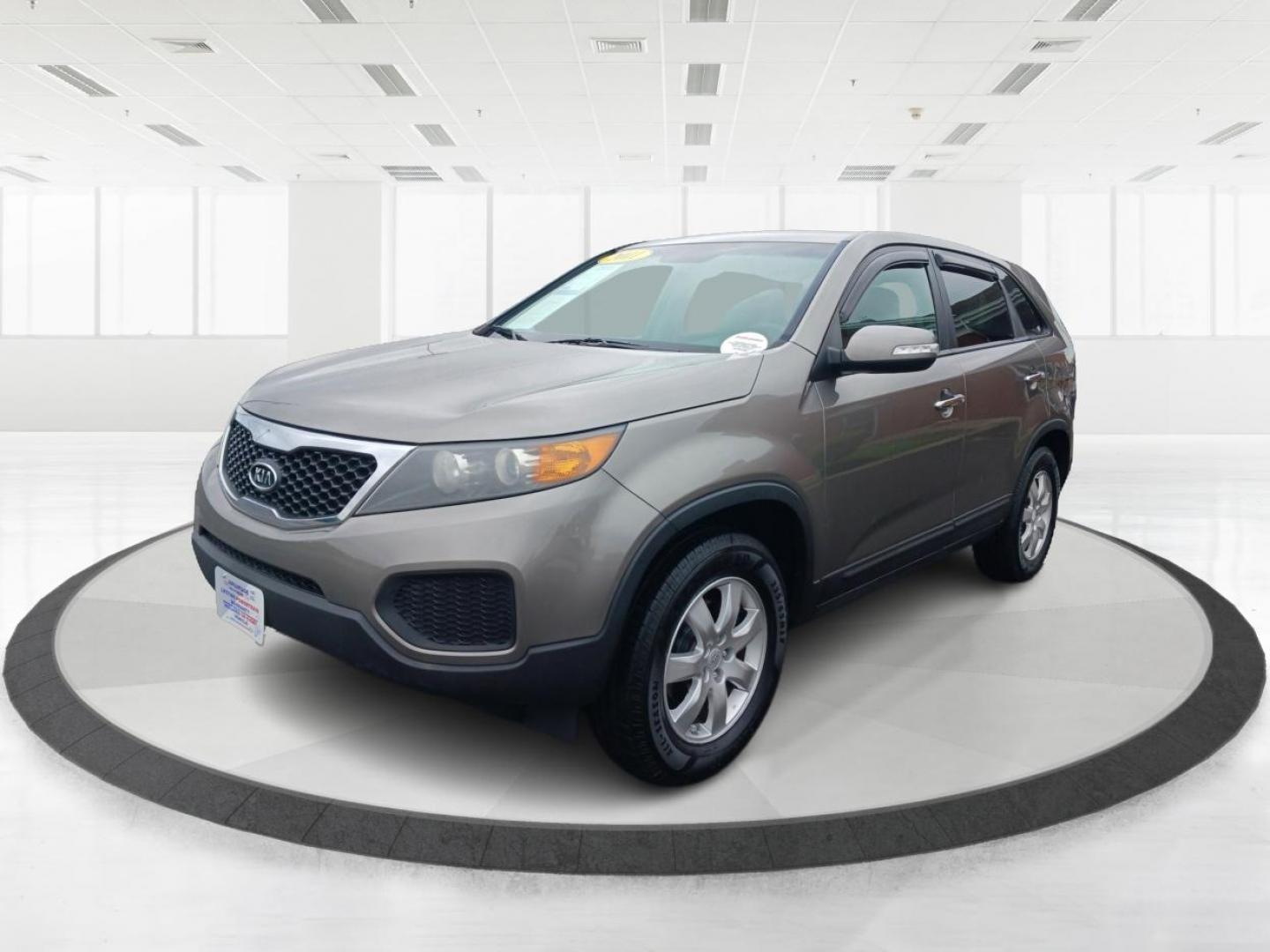 2011 Titanium Silver Kia Sorento LX 2WD (5XYKT3A18BG) with an 2.4L L4 DOHC 16V engine, 6-Speed Automatic transmission, located at 1099 N County Rd 25A, OH, 45373, (937) 908-9800, 40.057079, -84.212883 - Photo#7