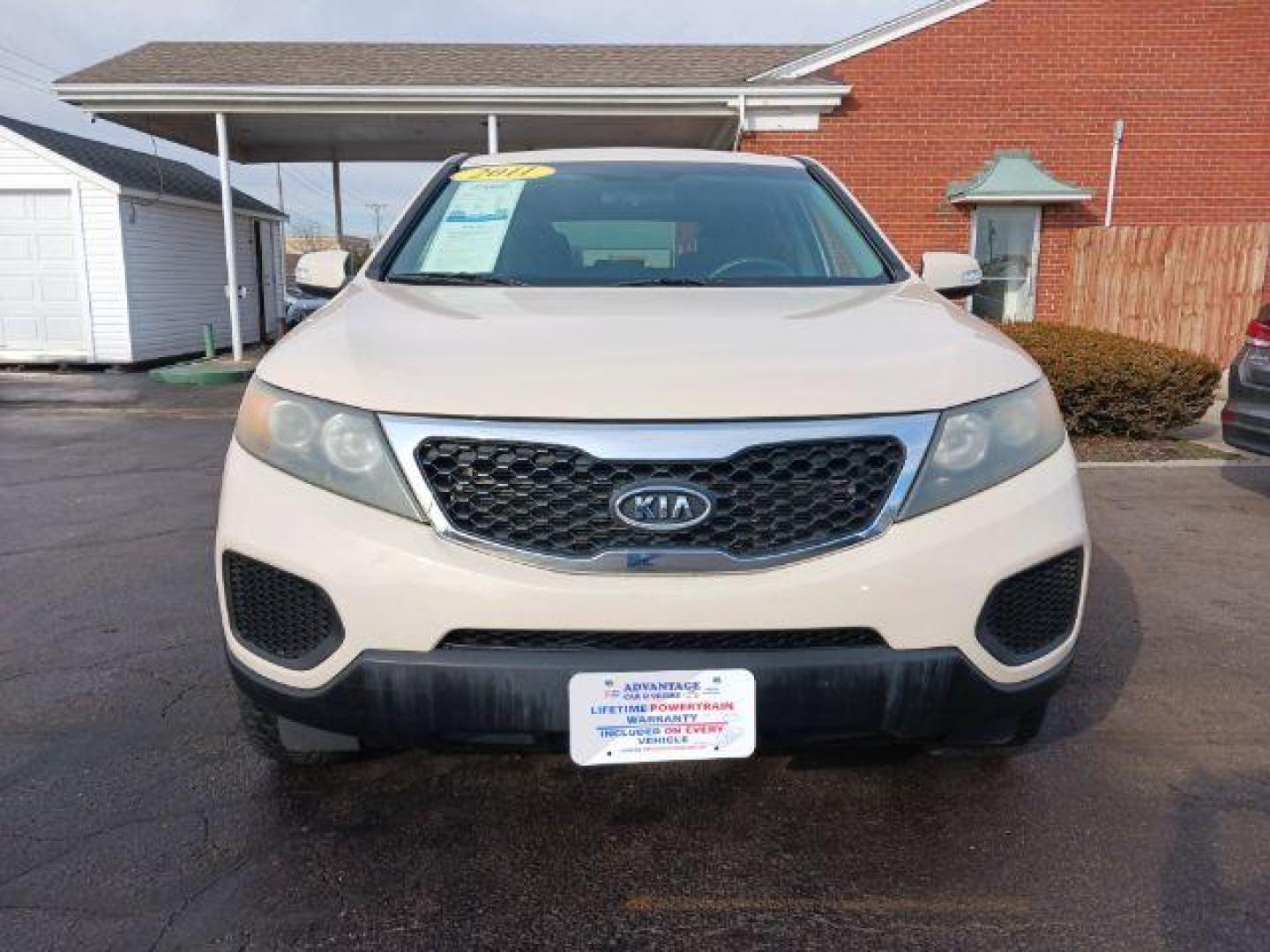 2011 Snow White Pearl Kia Sorento LX 2WD (5XYKT3A14BG) with an 2.4L L4 DOHC 16V engine, 6-Speed Automatic transmission, located at 1230 East Main St, Xenia, OH, 45385, (937) 908-9800, 39.687321, -83.910294 - Photo#1