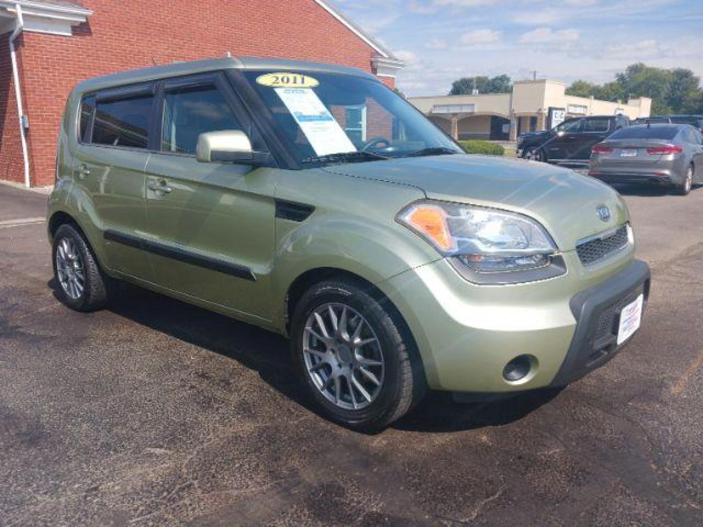 2011 Alien Metallic Kia Soul + (KNDJT2A28B7) with an 2.0L L4 DOHC 16V engine, located at 1230 East Main St, Xenia, OH, 45385, (937) 908-9800, 39.687321, -83.910294 - Photo#0