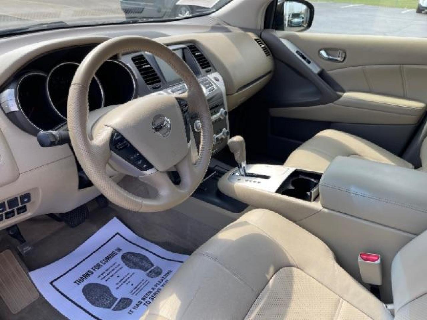 2011 Brilliant Silver Metallic Nissan Murano SL AWD (JN8AZ1MW1BW) with an 3.5L V6 DOHC 24V engine, Continuously Variable Transmission transmission, located at 401 Woodman Dr, Riverside, OH, 45431, (937) 908-9800, 39.763779, -84.122063 - Photo#6