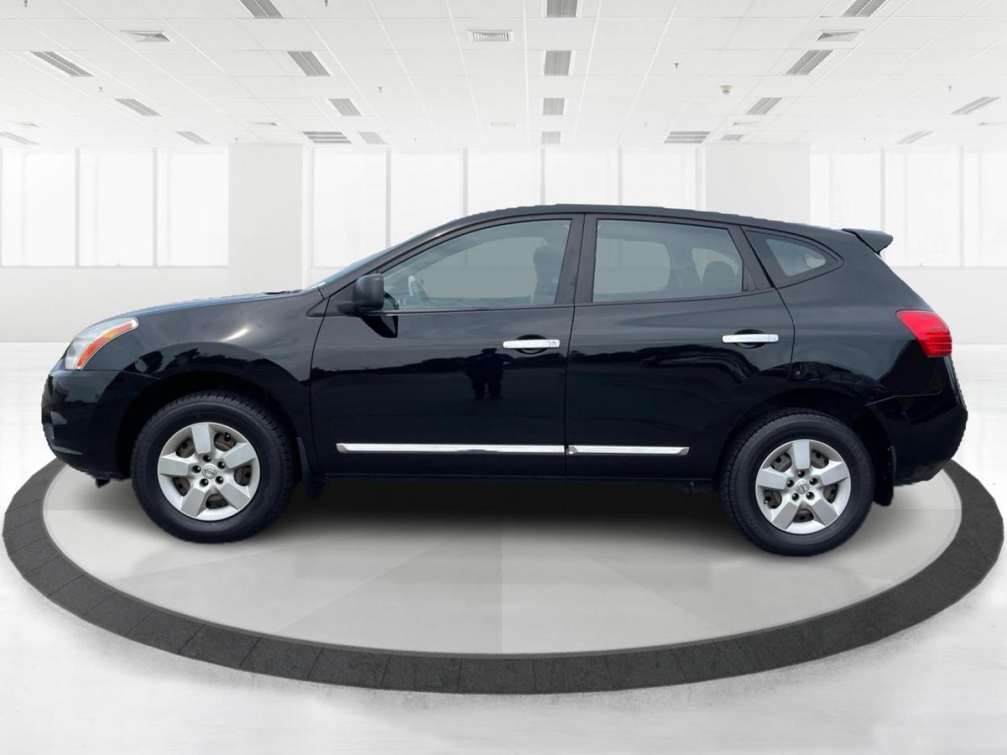 2011 Super Black Nissan Rogue S AWD (JN8AS5MV2BW) with an 2.5L L4 DOHC 16V engine, Continuously Variable Transmission transmission, located at 4508 South Dixie Dr, Moraine, OH, 45439, (937) 908-9800, 39.690136, -84.216438 - Photo#5