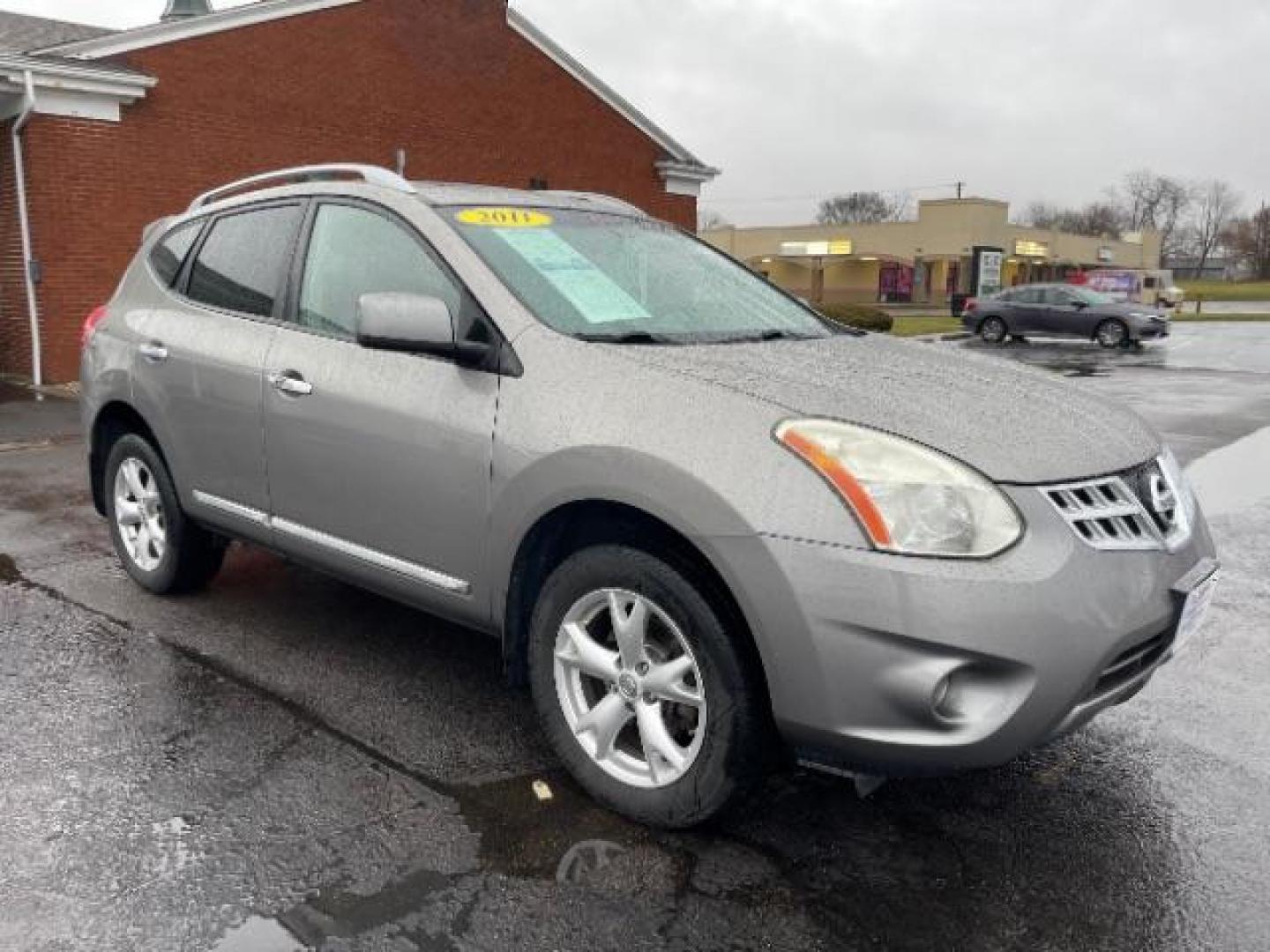 2011 Platinum Graphite Metallic Nissan Rogue SV AWD (JN8AS5MV7BW) with an 2.5L L4 DOHC 16V engine, Continuously Variable Transmission transmission, located at 1230 East Main St, Xenia, OH, 45385, (937) 908-9800, 39.687321, -83.910294 - Photo#0