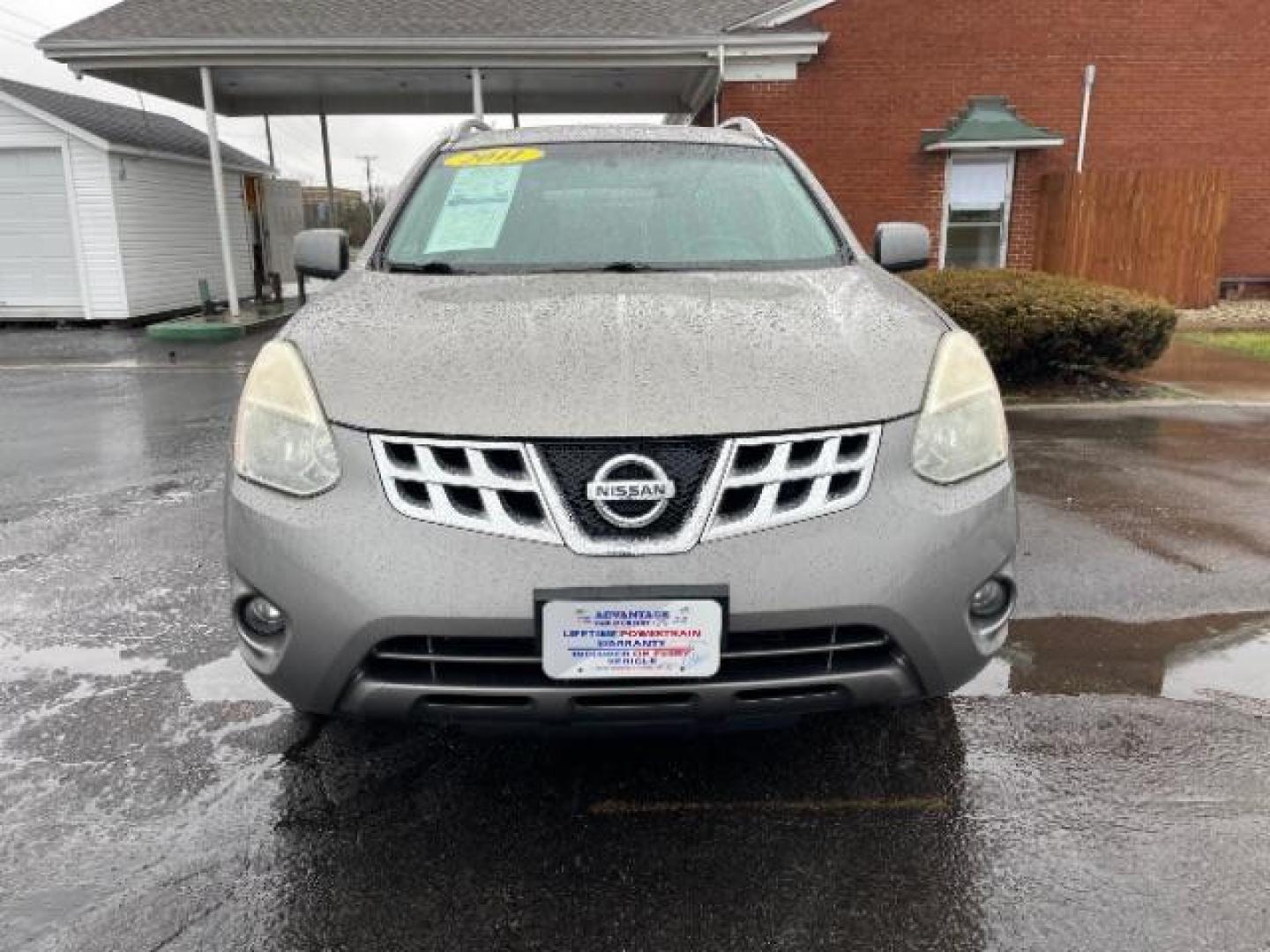 2011 Platinum Graphite Metallic Nissan Rogue SV AWD (JN8AS5MV7BW) with an 2.5L L4 DOHC 16V engine, Continuously Variable Transmission transmission, located at 1230 East Main St, Xenia, OH, 45385, (937) 908-9800, 39.687321, -83.910294 - Photo#2