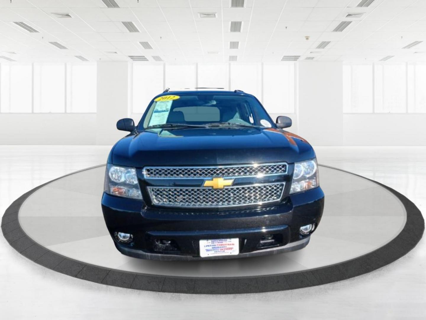 2012 Chevrolet Avalanche LT 4WD (3GNTKFE72CG) with an 5.3L V8 OHV 16V FFV engine, 4-Speed Automatic transmission, located at 8750 N County Rd 25A, Piqua, OH, 45356, (937) 908-9800, 40.164391, -84.232513 - 2012 Chevrolet Avalanche LT 4WD - Photo#4