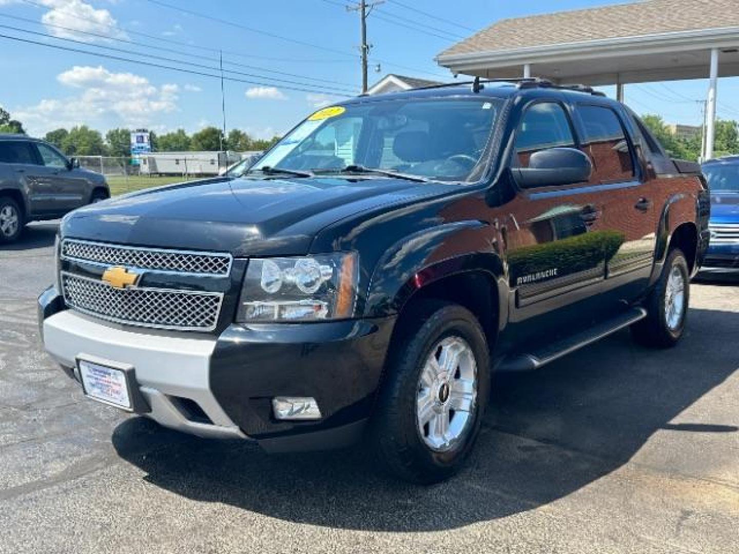 2012 Black Chevrolet Avalanche LT 4WD (3GNTKFE73CG) with an 5.3L V8 OHV 16V FFV engine, 4-Speed Automatic transmission, located at 1951 S Dayton Lakeview Rd., New Carlisle, OH, 45344, (937) 908-9800, 39.890999, -84.050255 - Photo#2