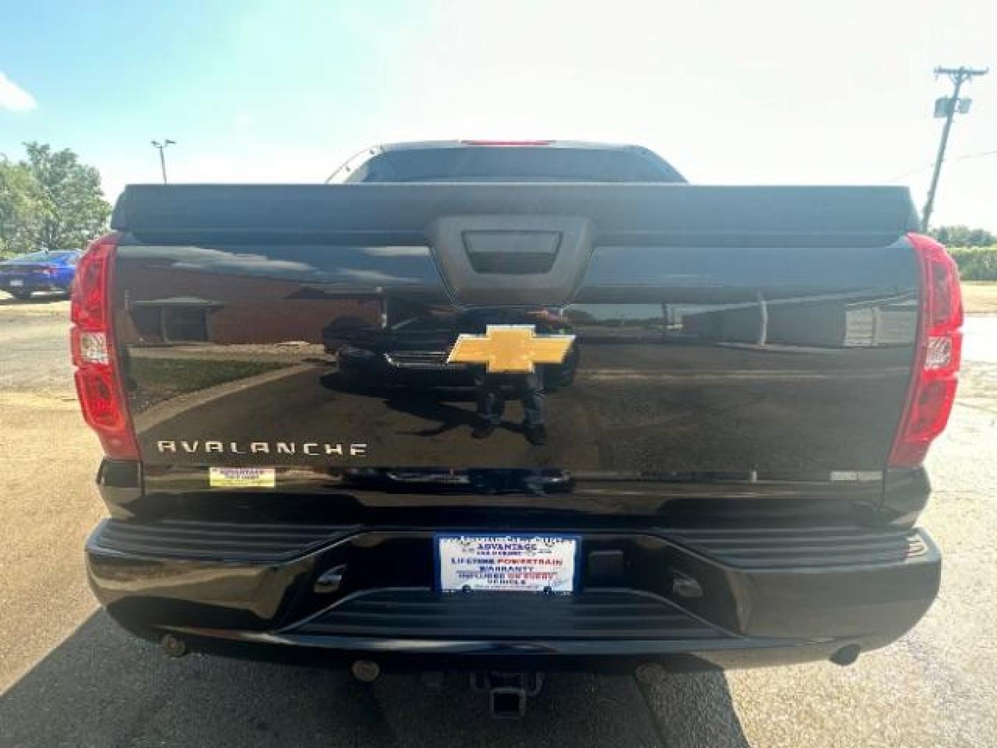 2012 Black Chevrolet Avalanche LT 4WD (3GNTKFE73CG) with an 5.3L V8 OHV 16V FFV engine, 4-Speed Automatic transmission, located at 1951 S Dayton Lakeview Rd., New Carlisle, OH, 45344, (937) 908-9800, 39.890999, -84.050255 - Photo#4