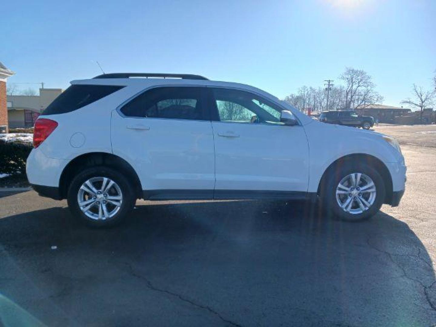 2012 Summit White Chevrolet Equinox 2LT AWD (2GNFLNEK7C6) with an 2.4L L4 DOHC 16V engine, 6-Speed Automatic transmission, located at 880 E. National Road, Vandalia, OH, 45377, (937) 908-9800, 39.892189, -84.181015 - Photo#4